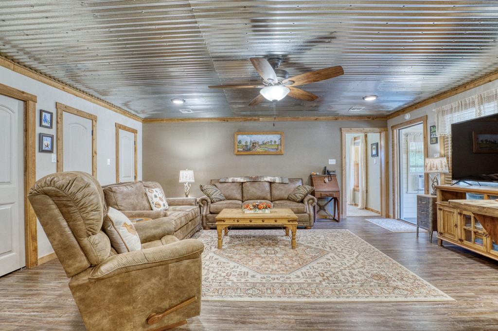 Fredericksburg, Texas, 78624, United States, 3 Bedrooms Bedrooms, ,2 BathroomsBathrooms,Residential,For Sale,1982918