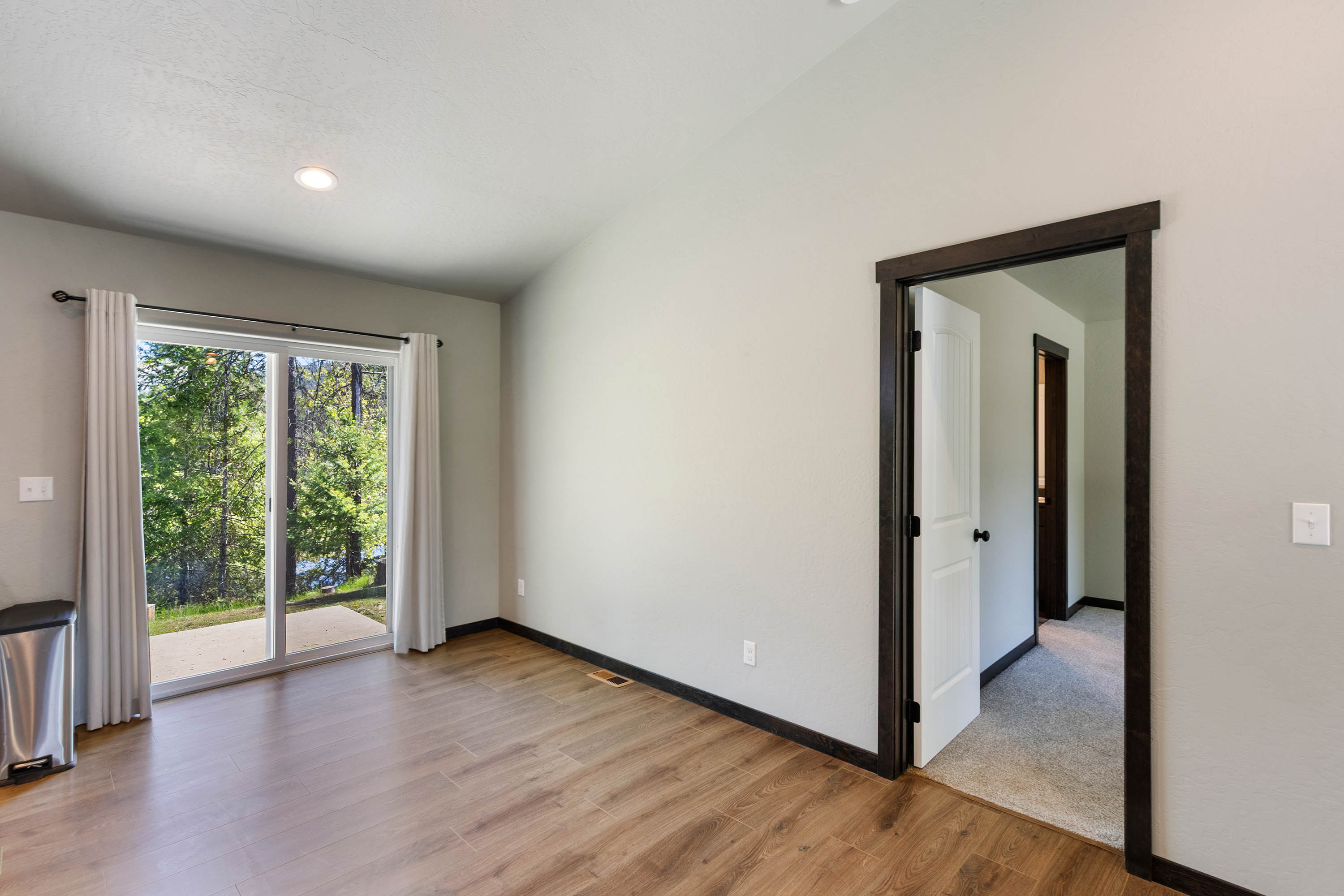 Sagle, Idaho, 83860, United States, 3 Bedrooms Bedrooms, ,2 BathroomsBathrooms,Residential,For Sale,1996409