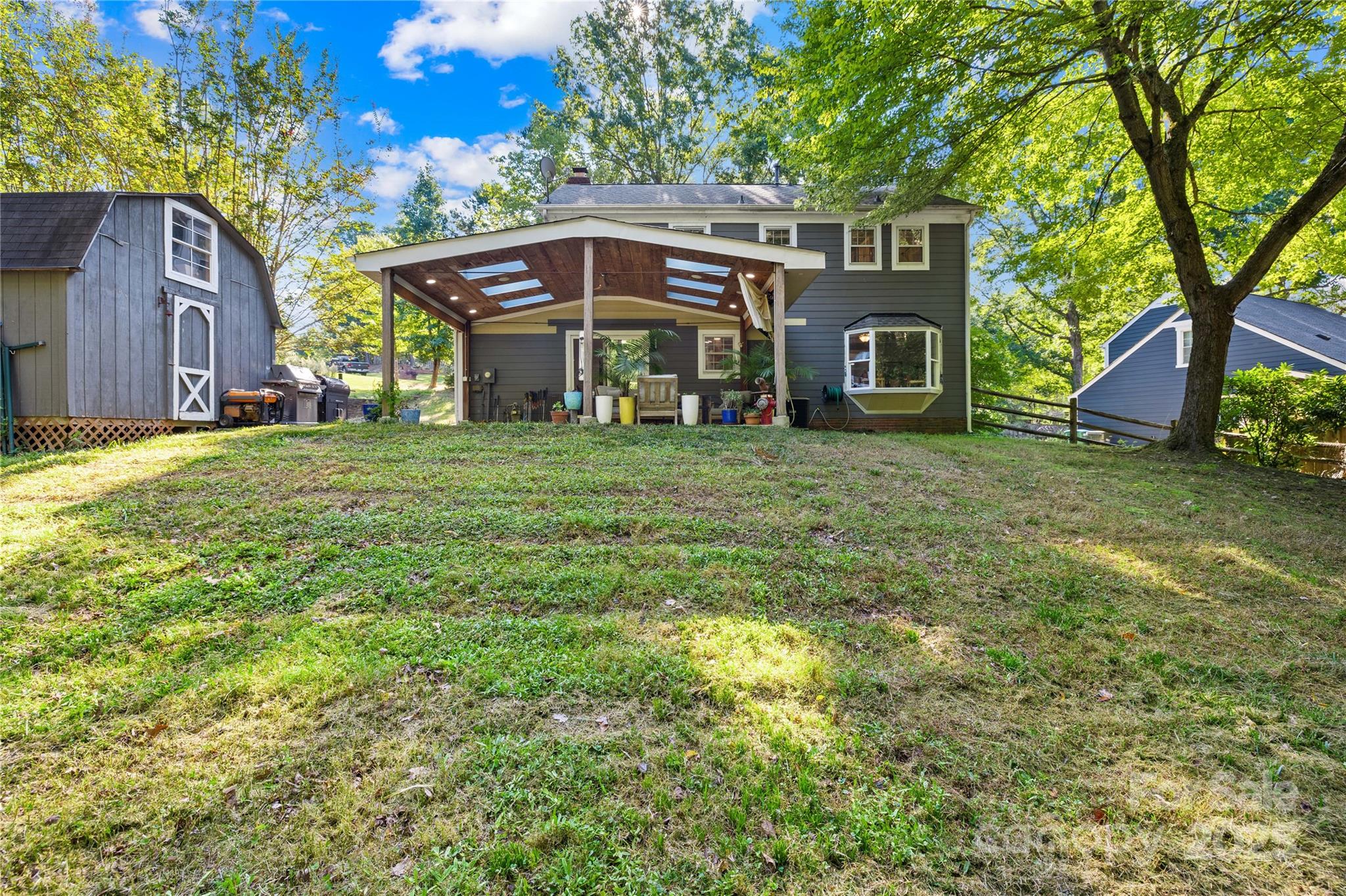 Matthews, North Carolina, 28105, United States, 3 Bedrooms Bedrooms, ,3 BathroomsBathrooms,Residential,For Sale,1948872