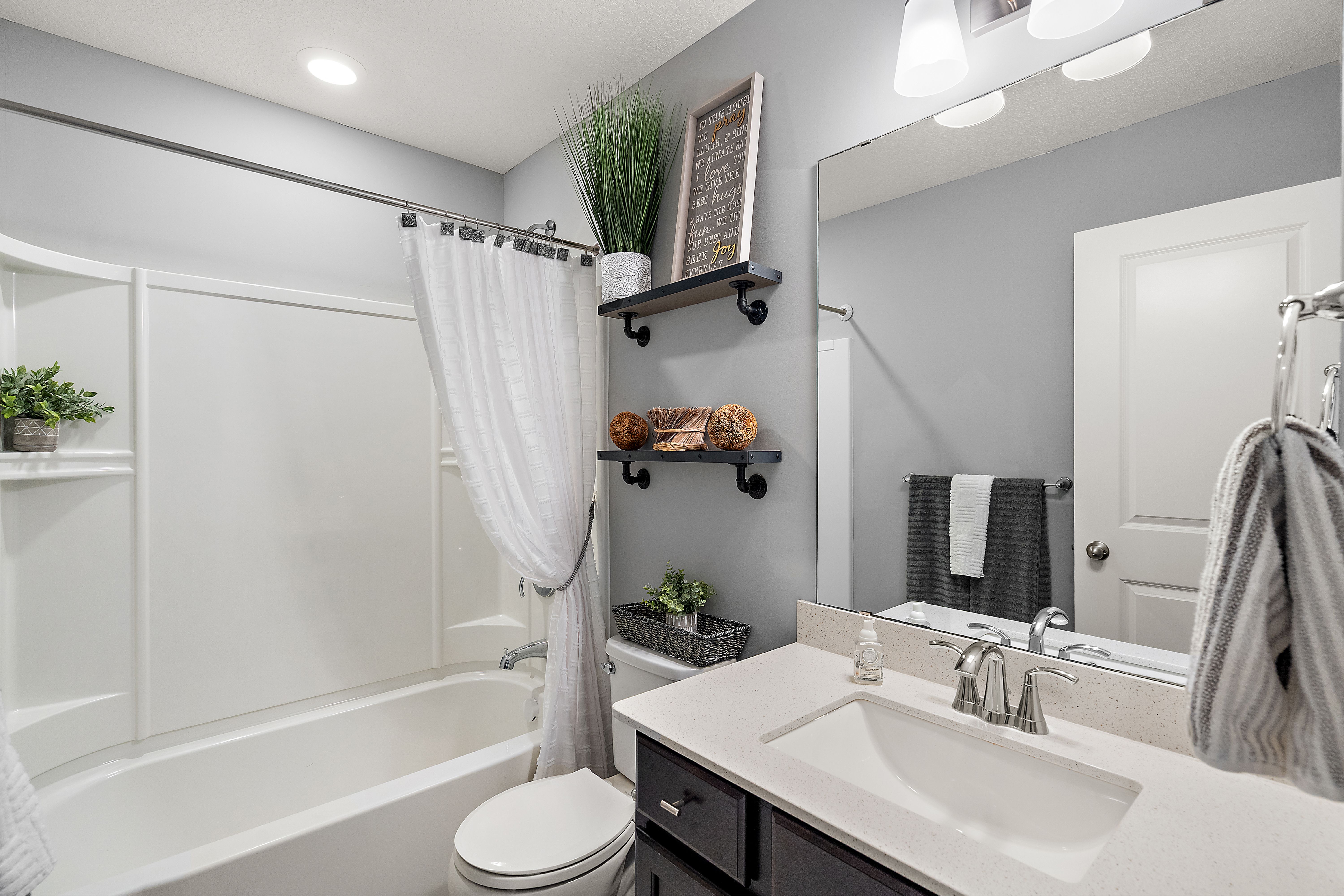  Sophisticated Townhome in Coveted Downtown Anoka - 物件實景