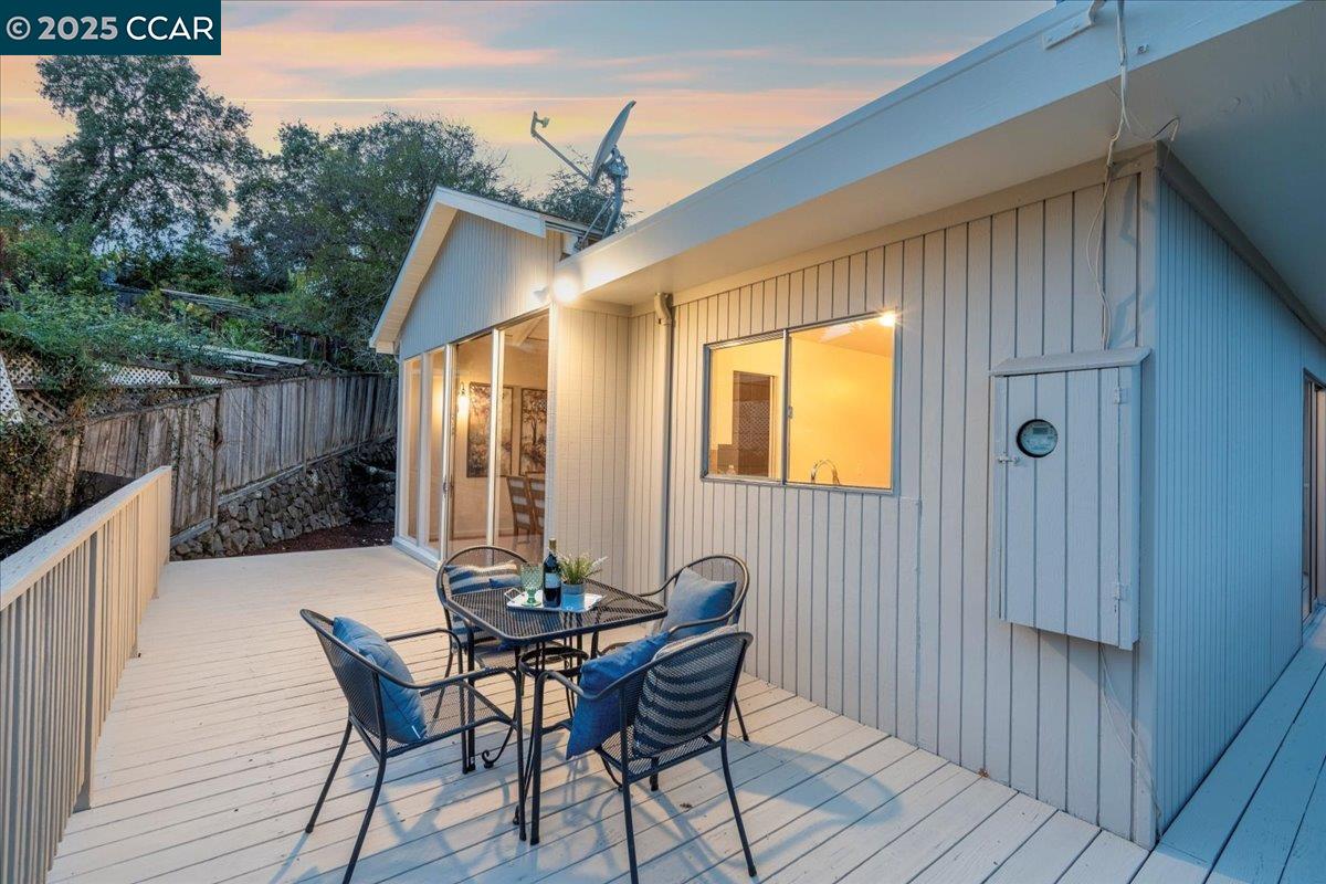 Redwood City, California, 94062, United States, 4 Bedrooms Bedrooms, ,3 BathroomsBathrooms,Residential,For Sale,1989163