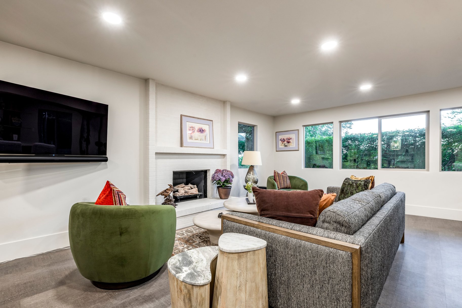  Fully Remodeled Entertainer