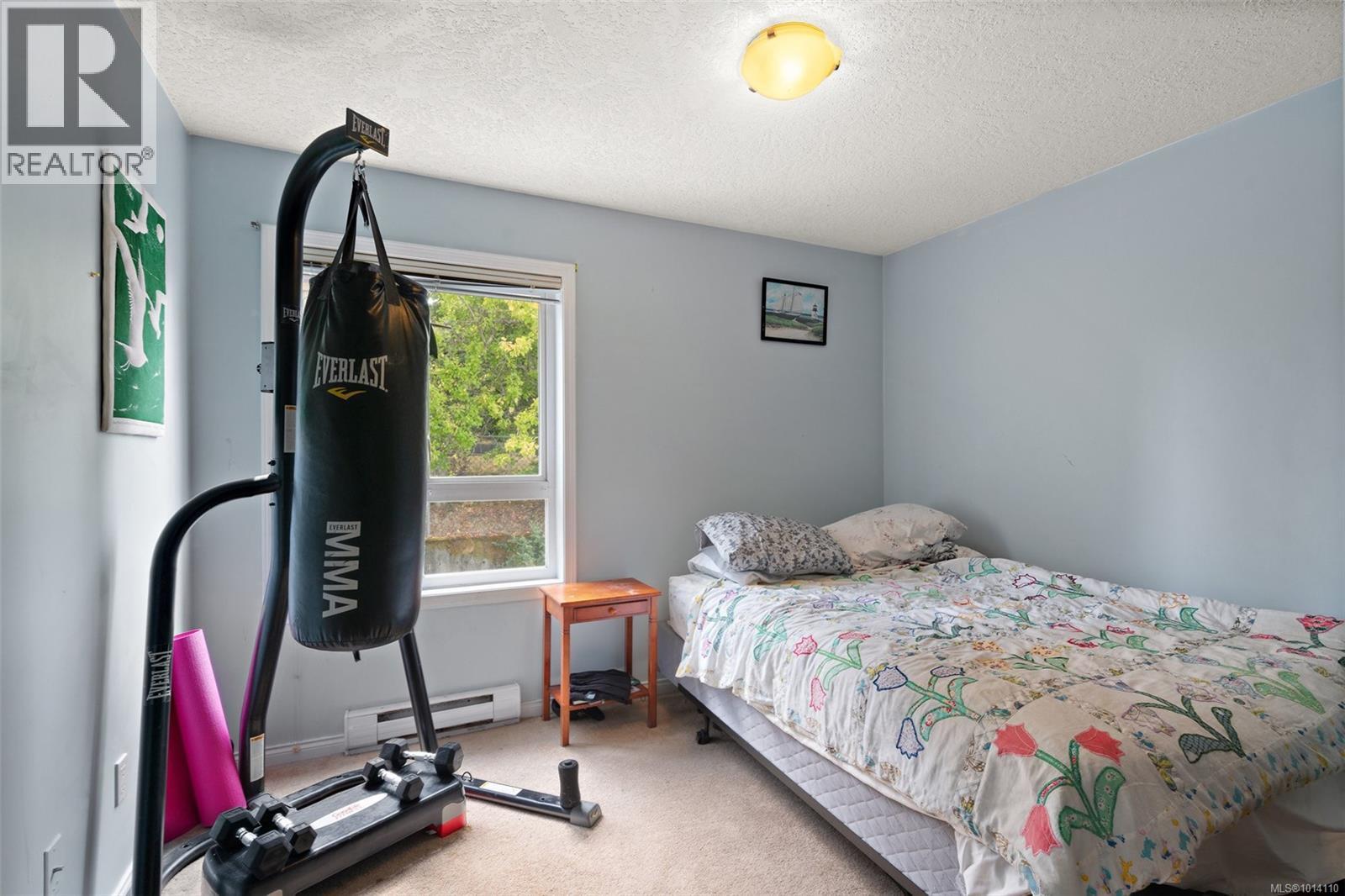 ESQUIMALT, British Columbia, V9A 4R8, CA, 2 Bedrooms Bedrooms, ,2 BathroomsBathrooms,Residential,For Sale,1948785