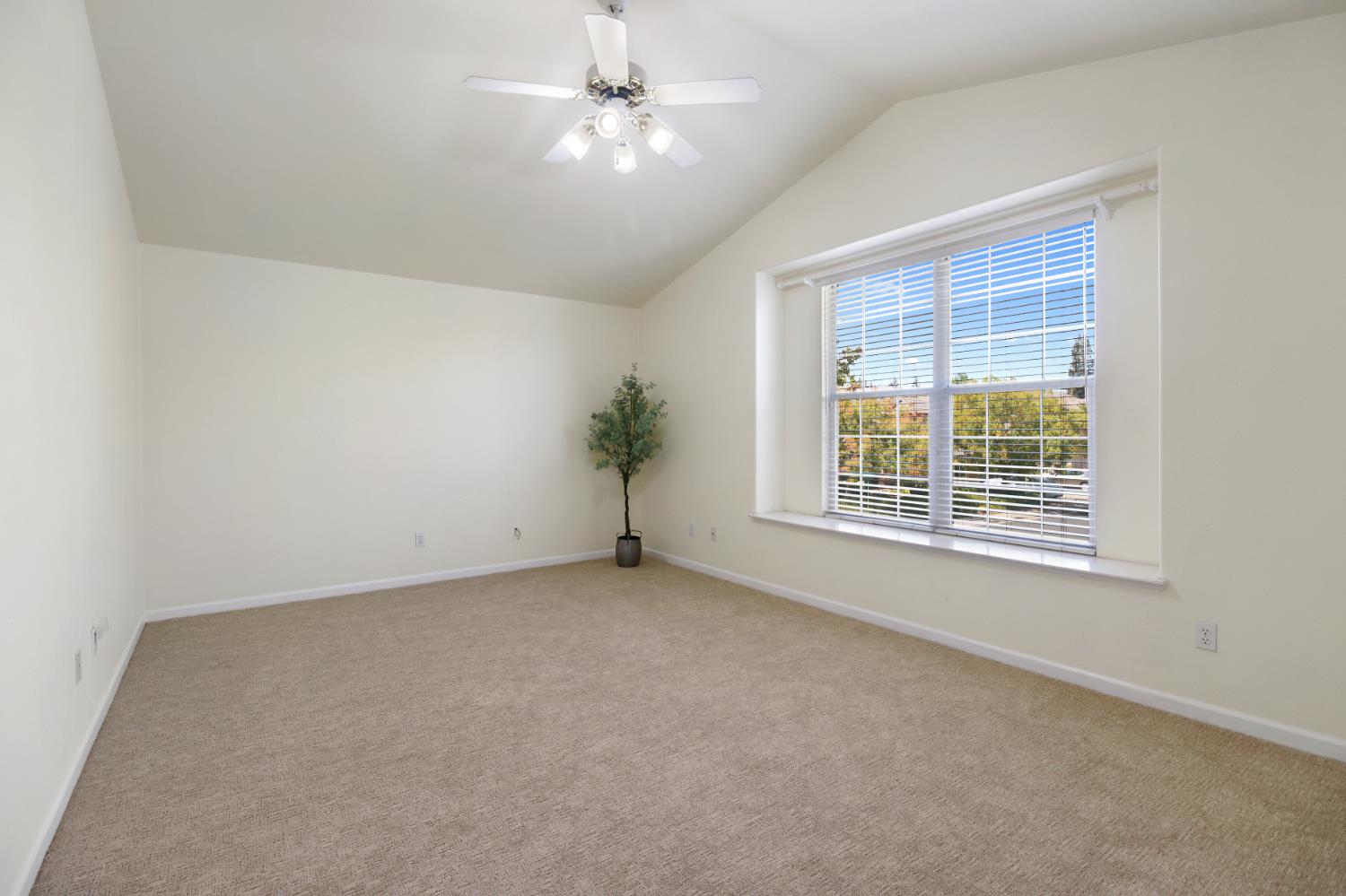 Folsom, California, 95630, United States, 4 Bedrooms Bedrooms, ,3 BathroomsBathrooms,Residential,For Sale,1926196