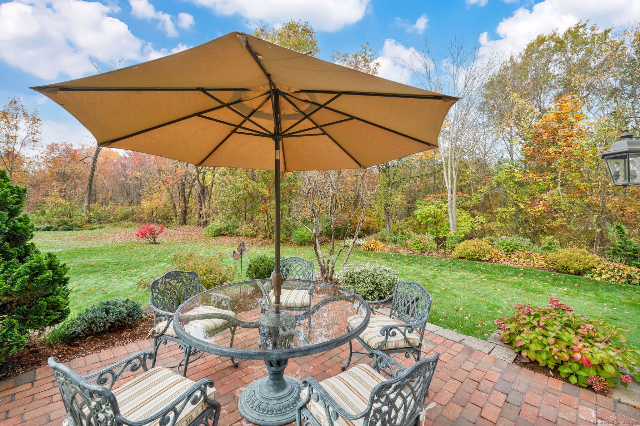 Suffield, Connecticut, 06078, United States, 4 Bedrooms Bedrooms, ,3 BathroomsBathrooms,Residential,For Sale,1988055