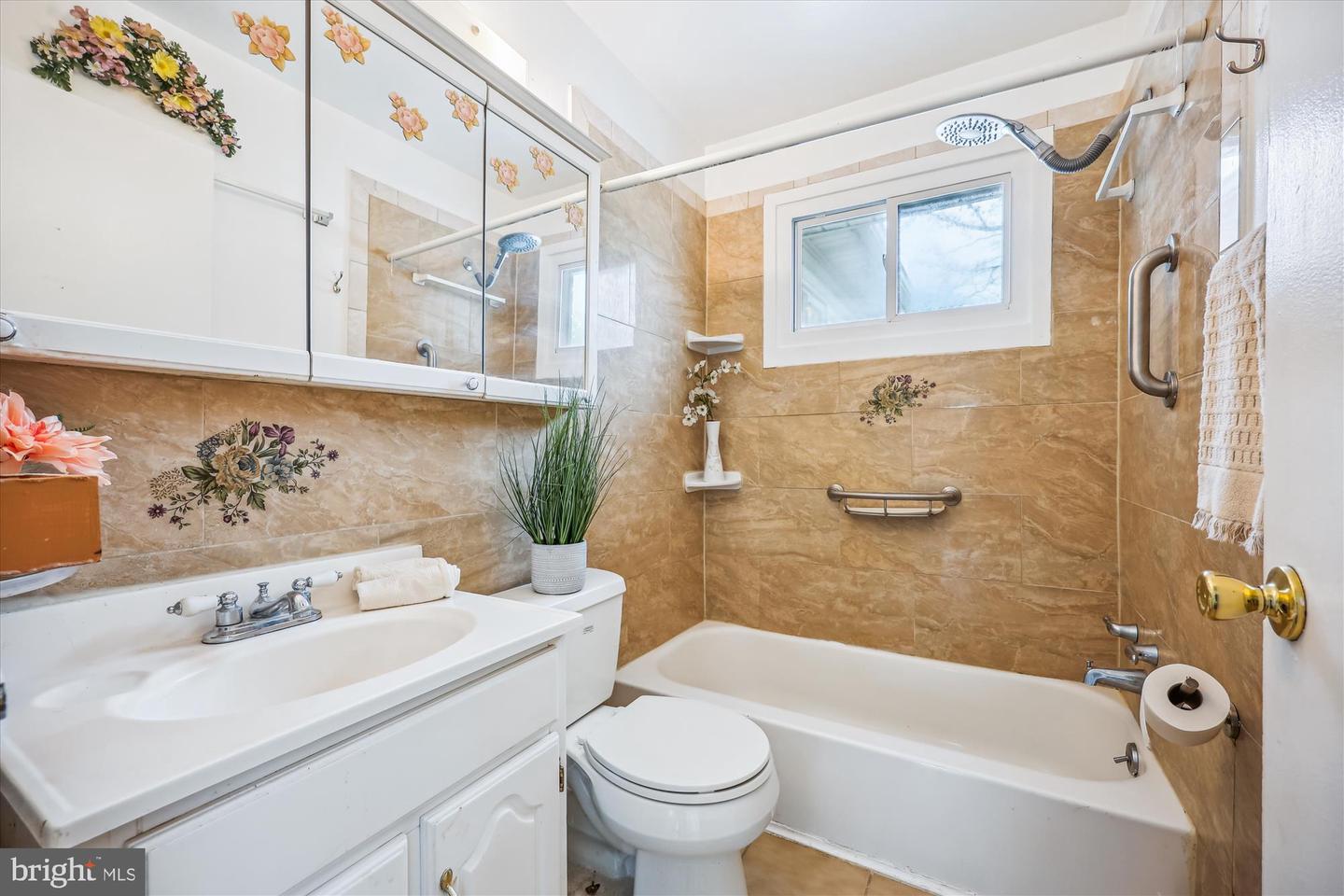 Silver Spring, Maryland, 20903, United States, 4 Bedrooms Bedrooms, ,2 BathroomsBathrooms,Residential,For Sale,1906591