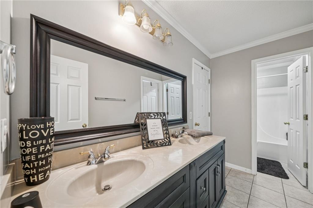 Stockbridge, Georgia, 30281, United States, 5 Bedrooms Bedrooms, ,4 BathroomsBathrooms,Residential,For Sale,1975604