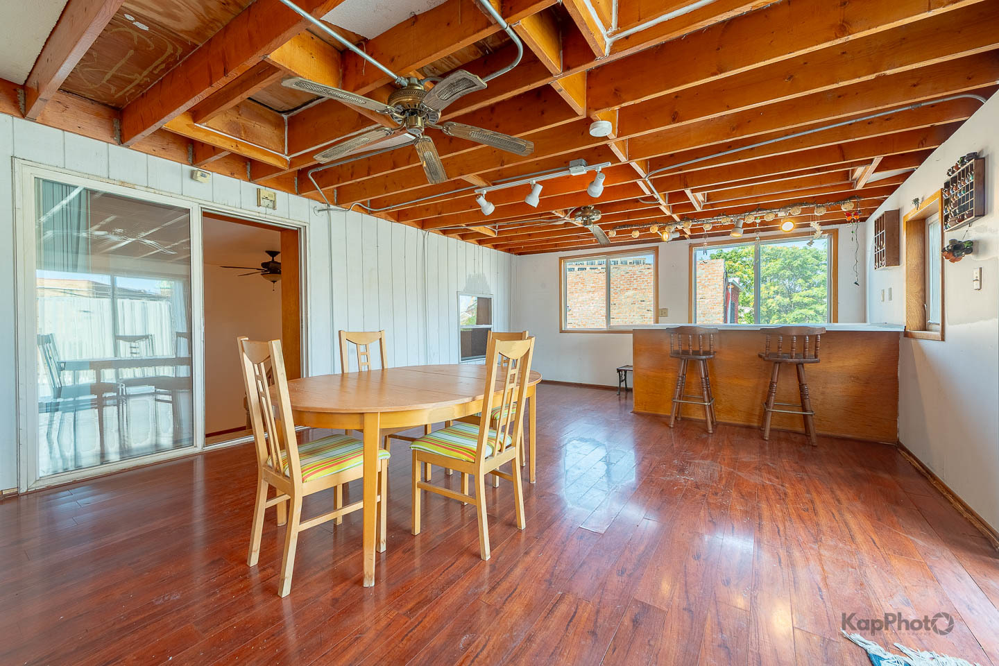 Chicago, Illinois, 60608, United States, 3 Bedrooms Bedrooms, ,5 BathroomsBathrooms,Residential,For Sale,1986120