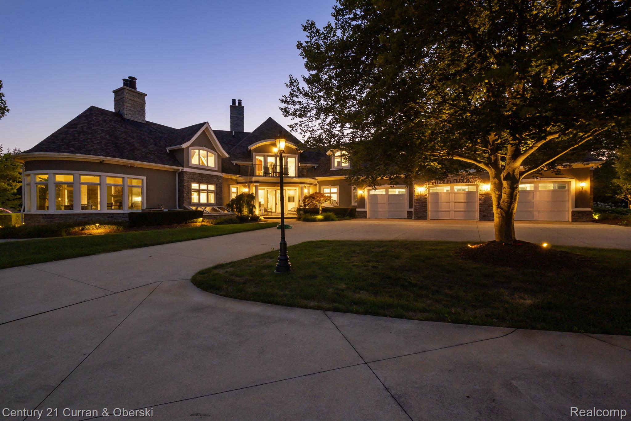 South Lyon, Michigan, 48178, United States, 6 Bedrooms Bedrooms, ,8 BathroomsBathrooms,Residential,For Sale,1914337