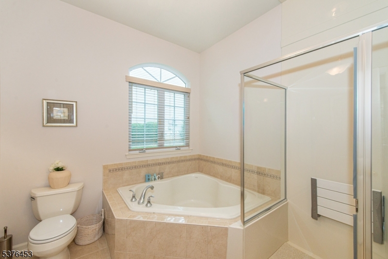 Mount Arlington Boro, New Jersey, 07856, United States, 3 Bedrooms Bedrooms, ,3 BathroomsBathrooms,Residential,For Sale,1908311
