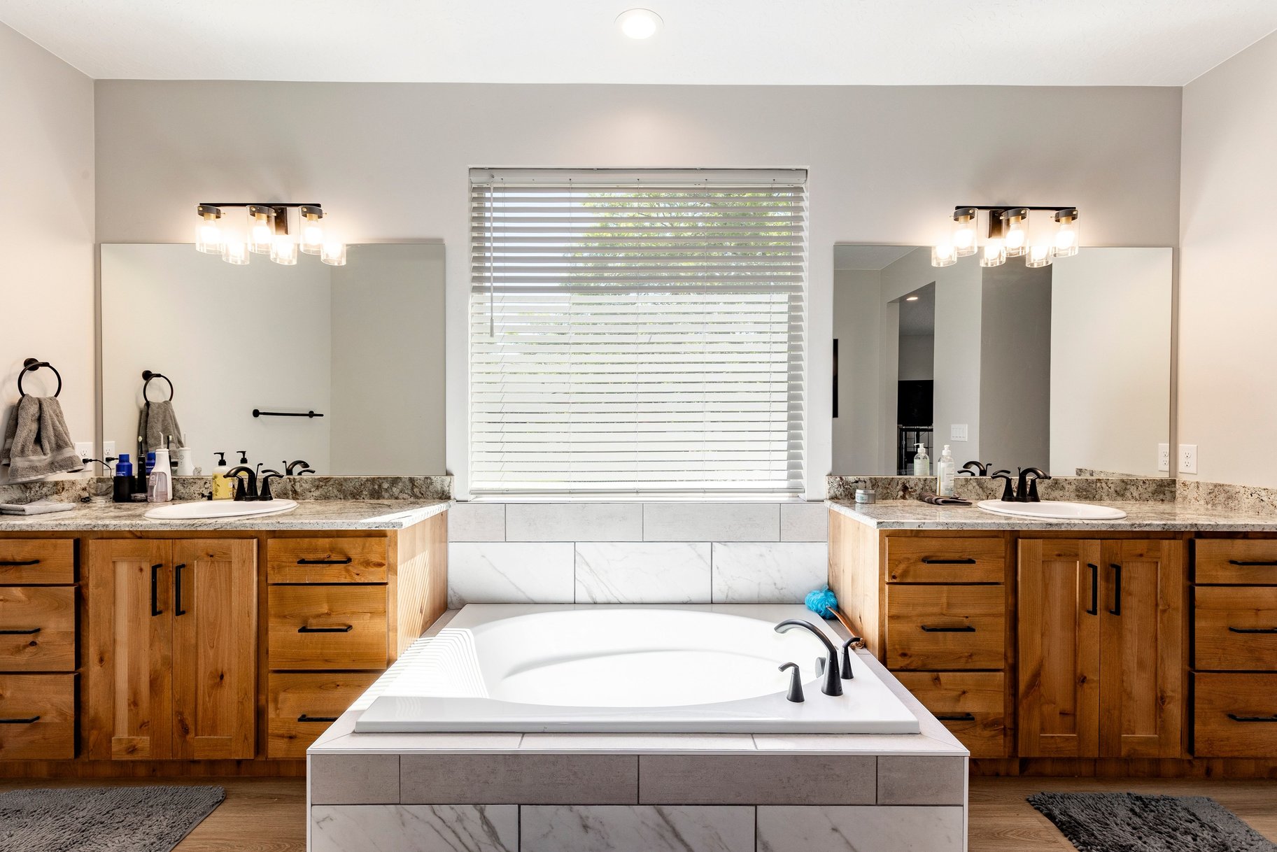  Single-Level Living with Stunning Mapleton Mountain Views - 物件實景
