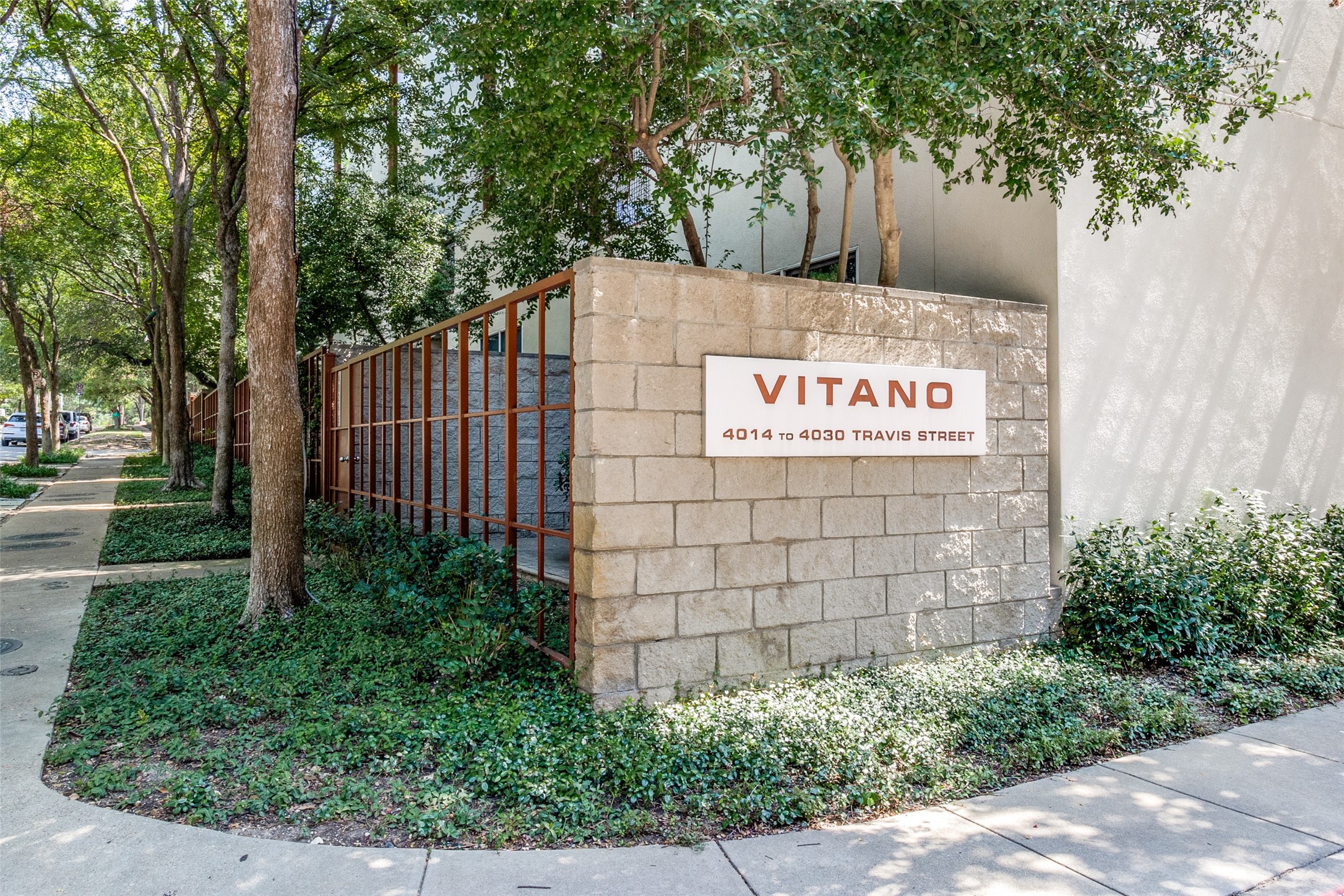 Dallas, Texas, 75204, United States, 2 Bedrooms Bedrooms, ,3 BathroomsBathrooms,Residential,For Sale,1917449