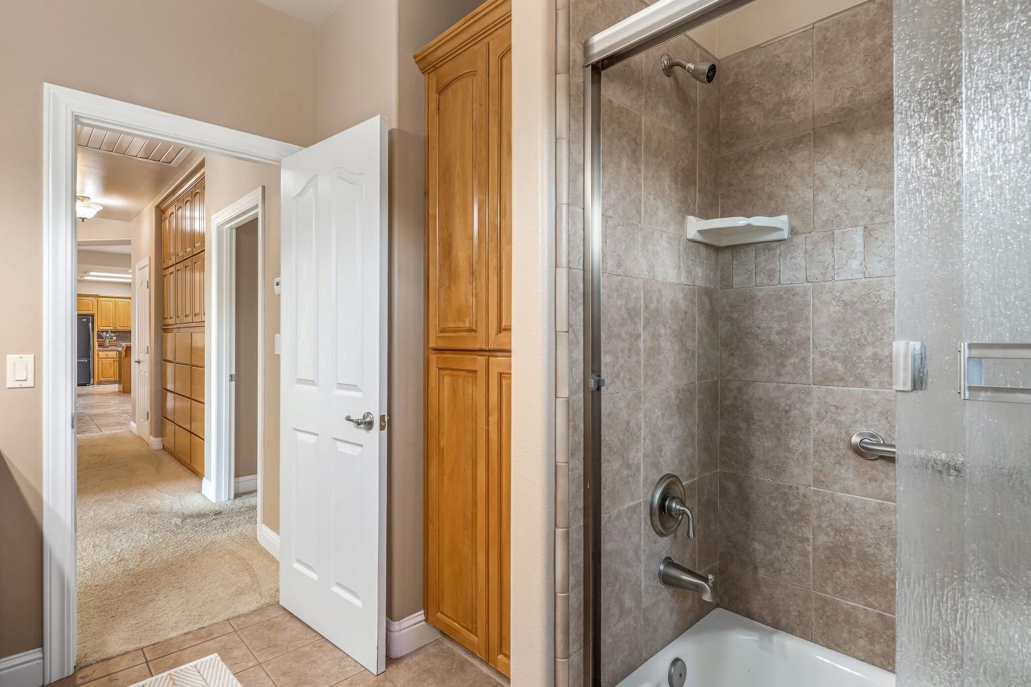 Valley Springs, California, 95252, United States, 3 Bedrooms Bedrooms, ,4 BathroomsBathrooms,Residential,For Sale,1981868