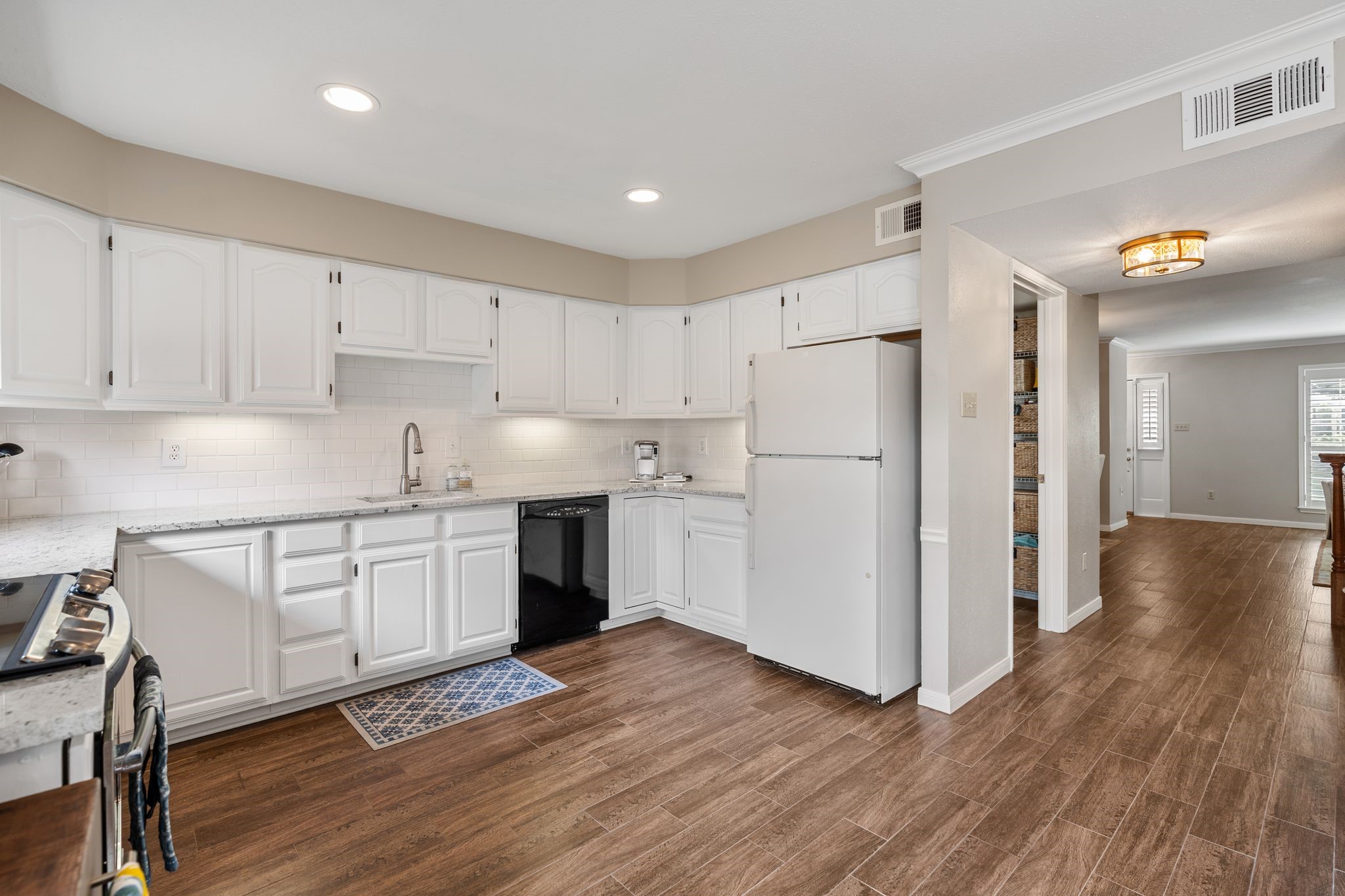  5855 Valley Forge Drive #109 - 物件實景