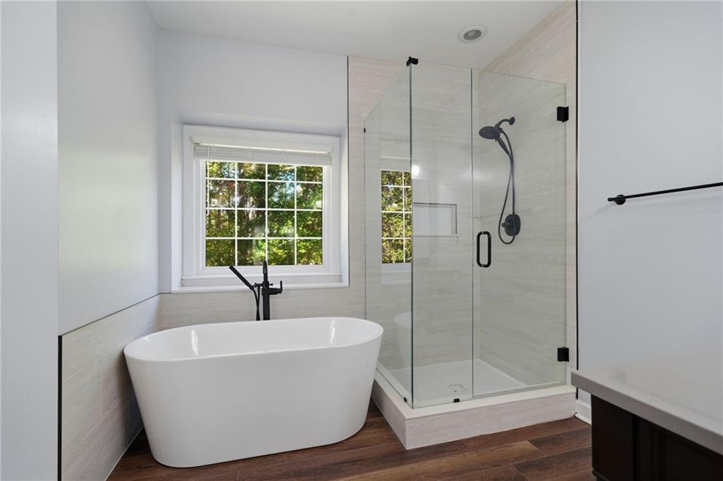 Suwanee, Georgia, 30024, United States, 4 Bedrooms Bedrooms, ,3 BathroomsBathrooms,Residential,For Sale,1979124