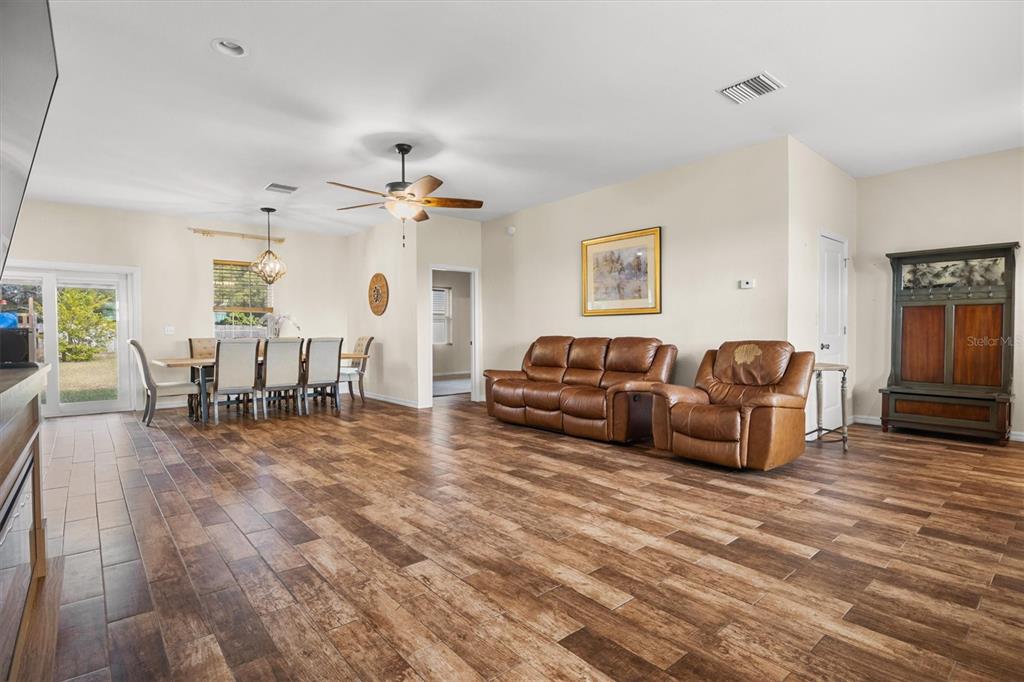 Bartow, Florida, 33830, United States, 3 Bedrooms Bedrooms, ,4 BathroomsBathrooms,Residential,For Sale,2002035