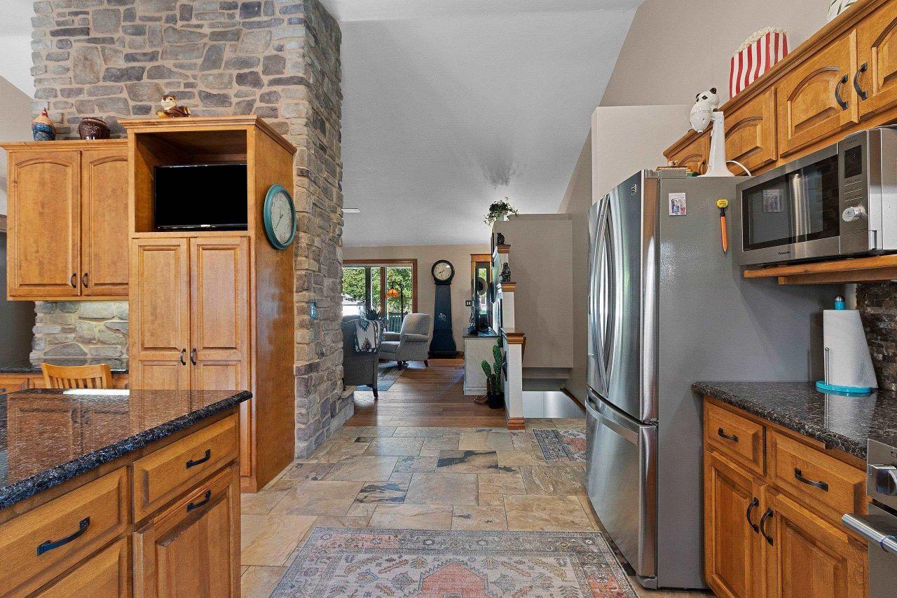 GREEN BAY, Wisconsin, 54302, United States, 3 Bedrooms Bedrooms, ,4 BathroomsBathrooms,Residential,For Sale,1818314
