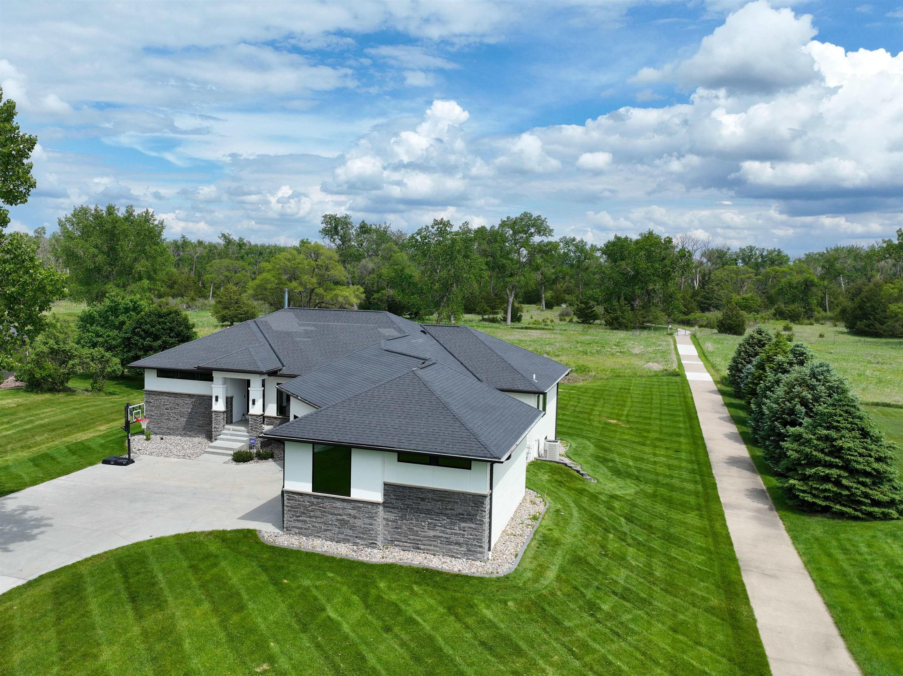 Jefferson, South Dakota, 57038, United States, 6 Bedrooms Bedrooms, ,3 BathroomsBathrooms,Residential,For Sale,1978978