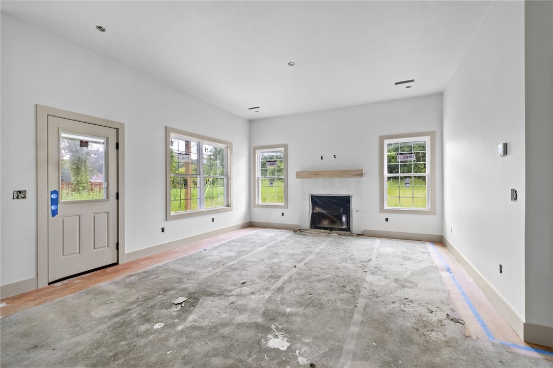Bella Vista, Arkansas, 72715, United States, 3 Bedrooms Bedrooms, ,3 BathroomsBathrooms,Residential,For Sale,1897154