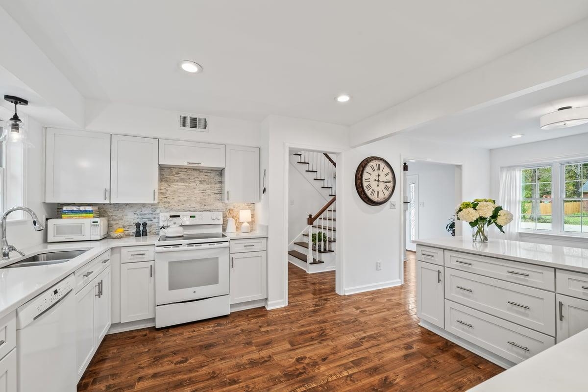 Collierville, Tennessee, 38017, United States, 3 Bedrooms Bedrooms, ,3 BathroomsBathrooms,Residential,For Sale,1989206