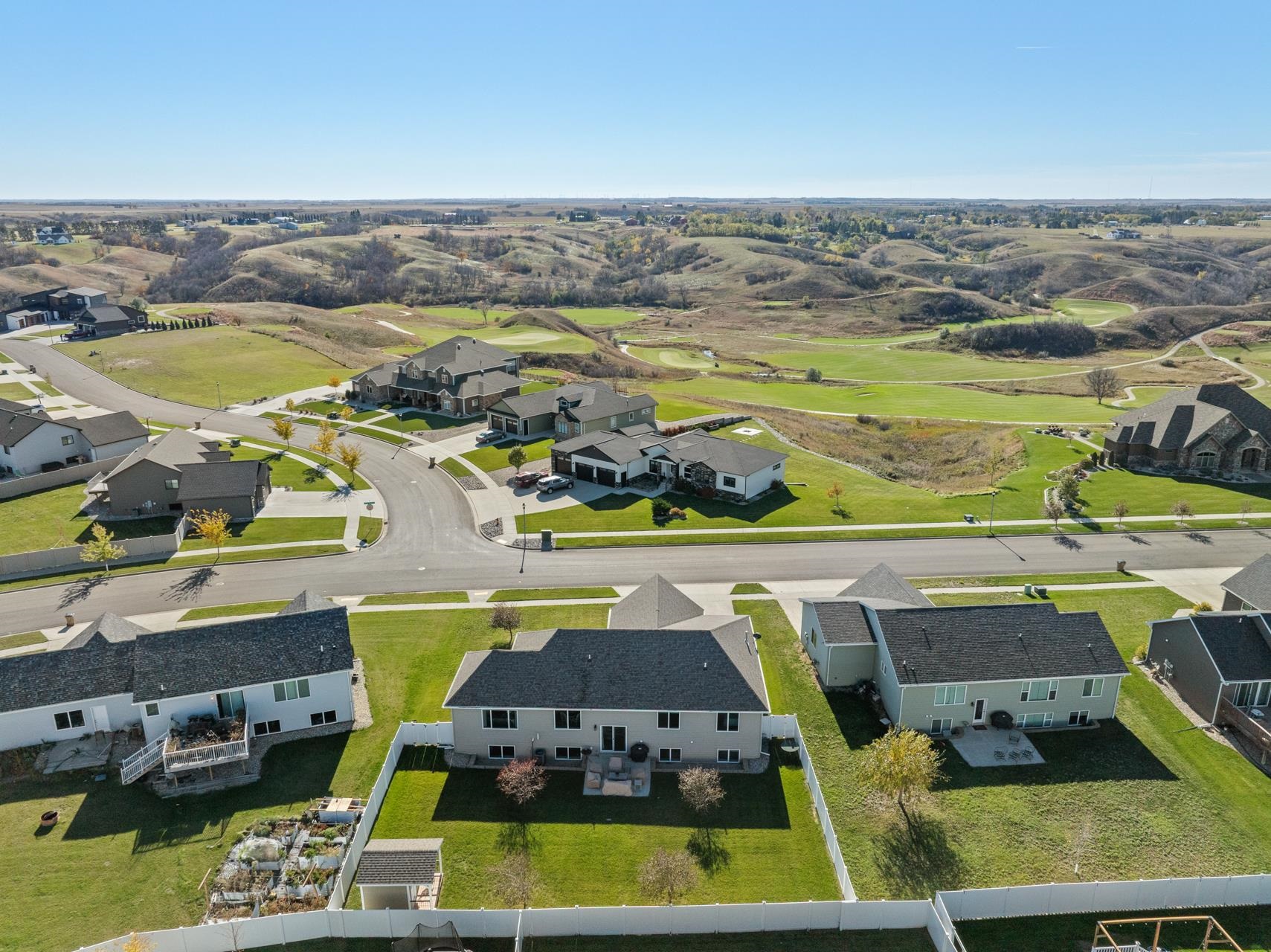 Minot, North Dakota, 58701, United States, 4 Bedrooms Bedrooms, ,3 BathroomsBathrooms,Residential,For Sale,1980886