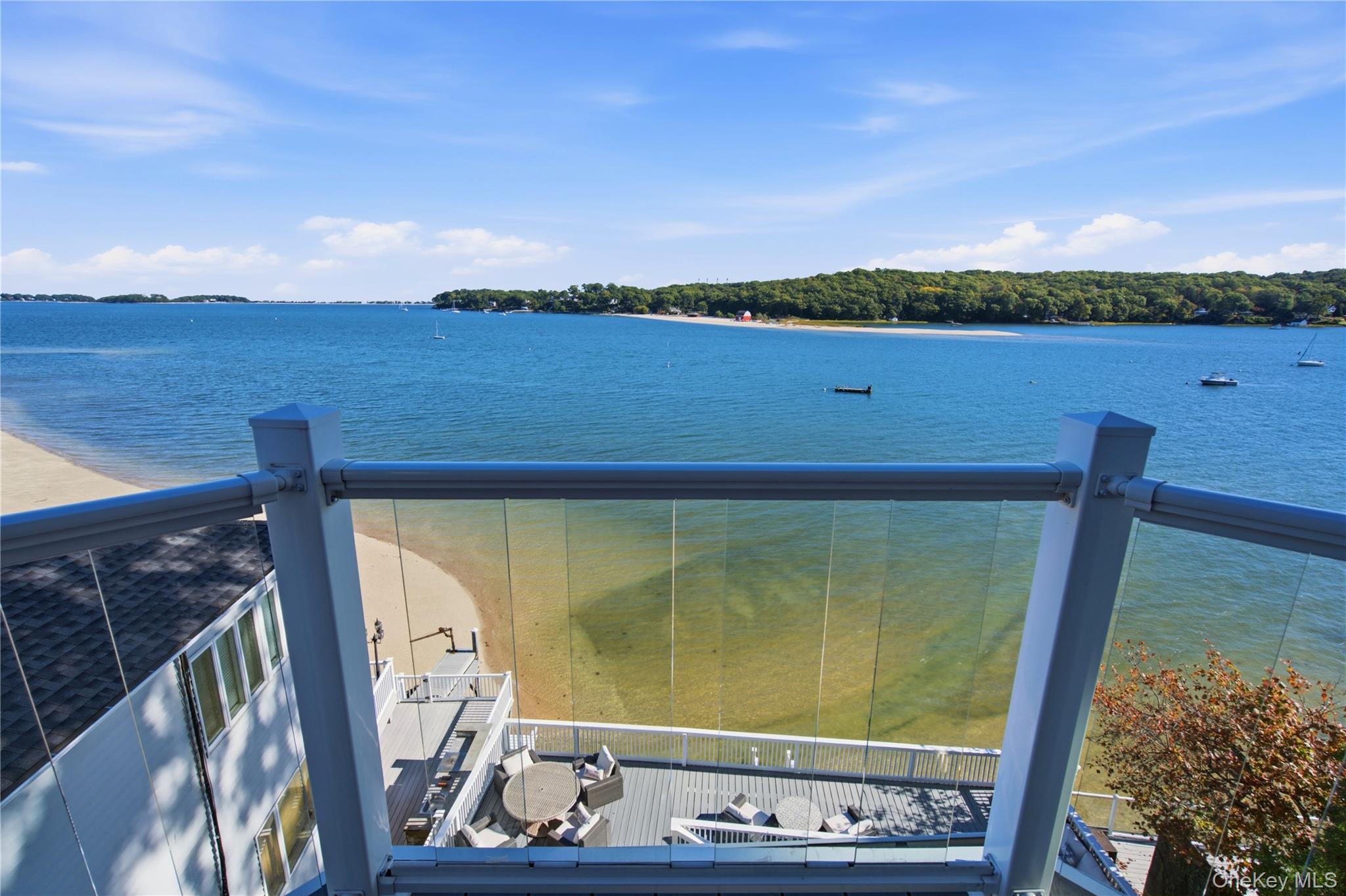  565 Mckinley Terrace, Centerport, NY, 11721 - 物件實景