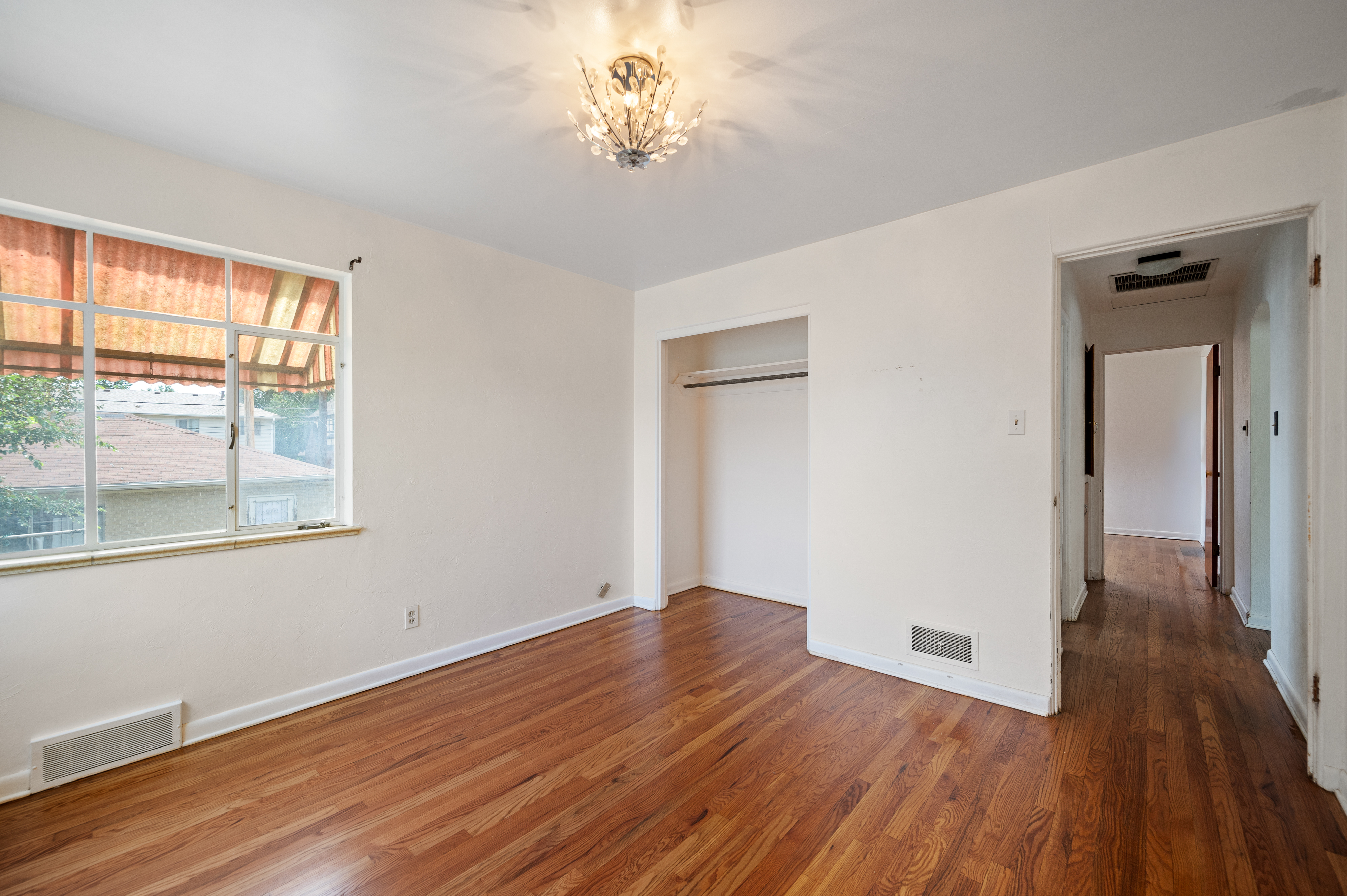  Charming Up/Down Duplex In Beloved Sunnyside - 物件實景