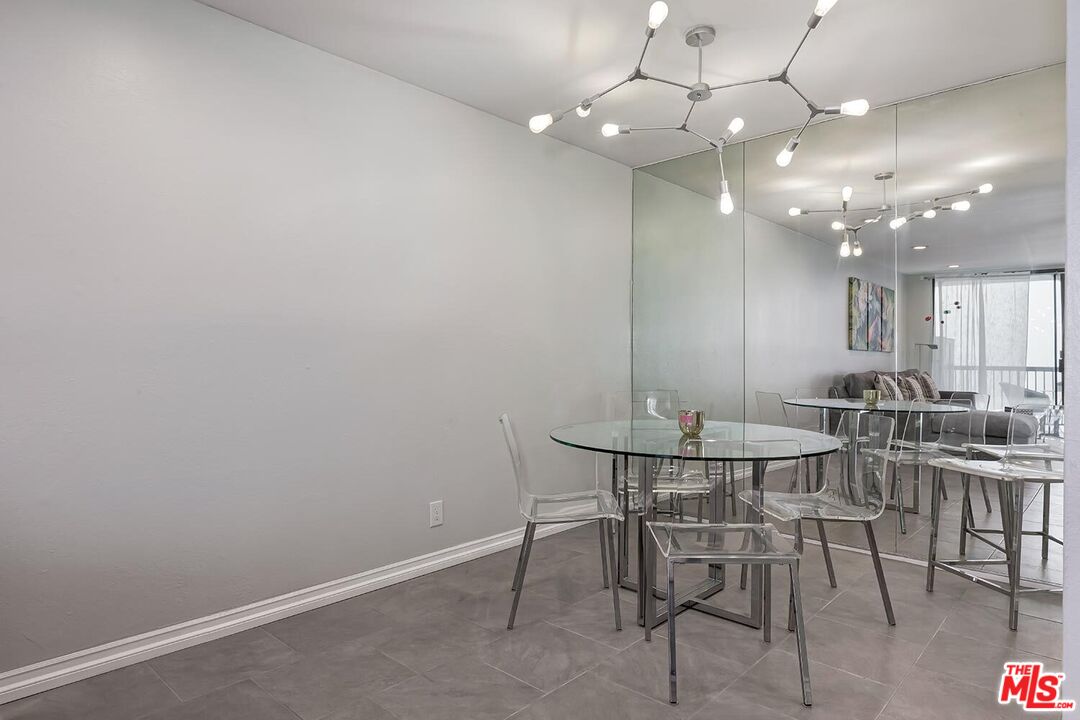 West Hollywood, California, 90069, United States, 1 Bedroom Bedrooms, ,1 BathroomBathrooms,Residential,For Sale,1939893