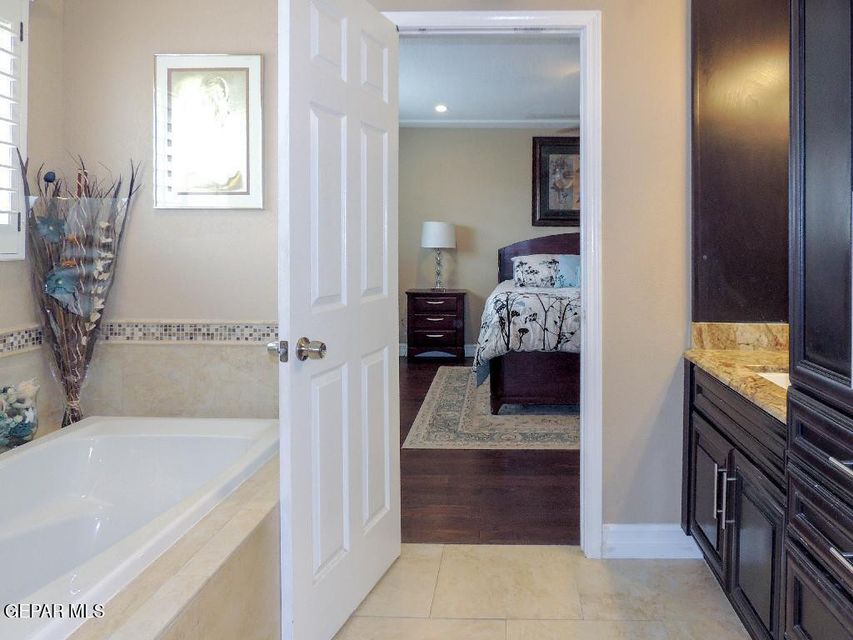 El Paso, Texas, 79935, United States, 4 Bedrooms Bedrooms, ,2 BathroomsBathrooms,Residential,For Sale,1923244