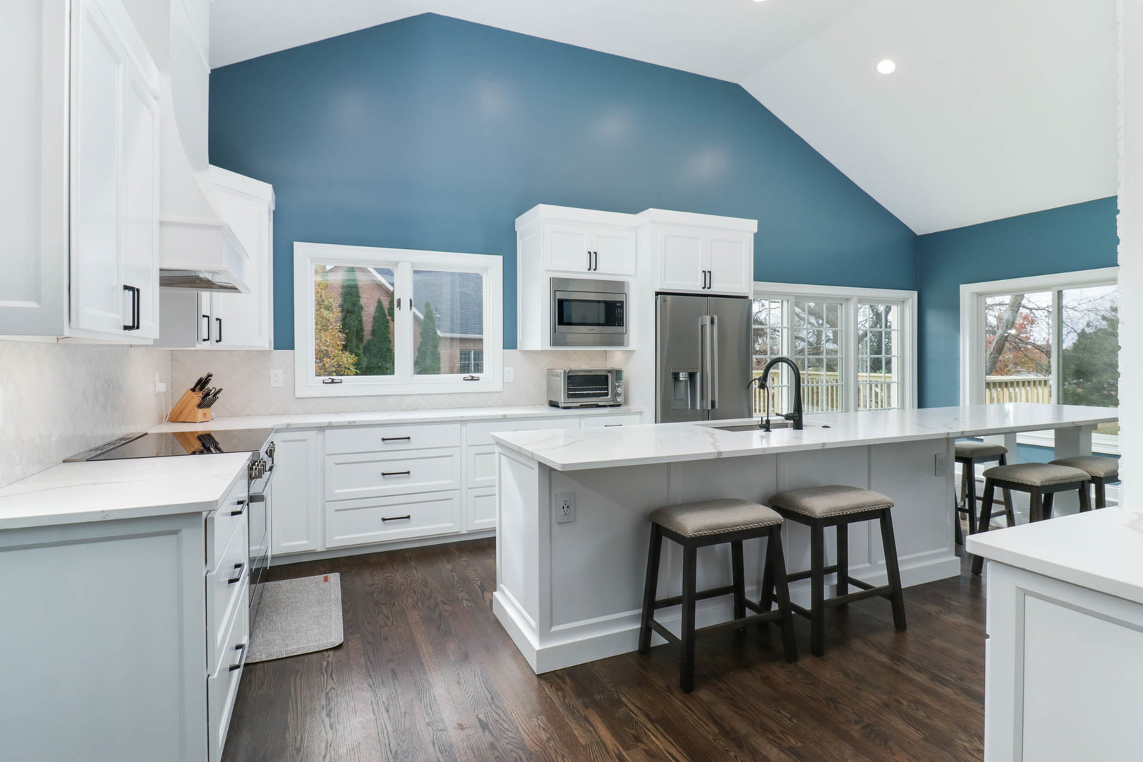 Bloomington, Illinois, 61704, United States, 5 Bedrooms Bedrooms, ,4 BathroomsBathrooms,Residential,For Sale,1991973