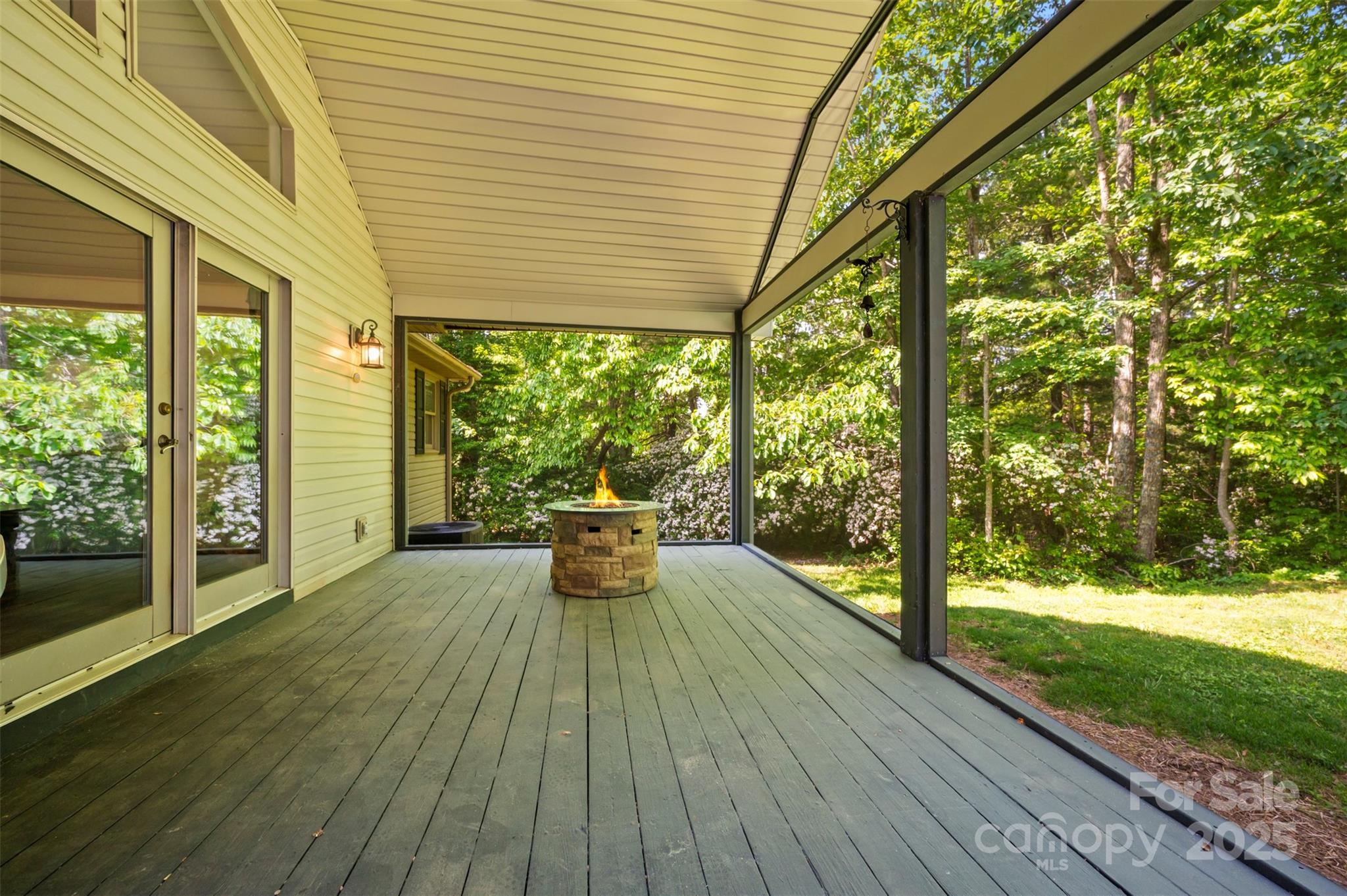 Zirconia, North Carolina, 28790, United States, 3 Bedrooms Bedrooms, ,2 BathroomsBathrooms,Residential,For Sale,1827884
