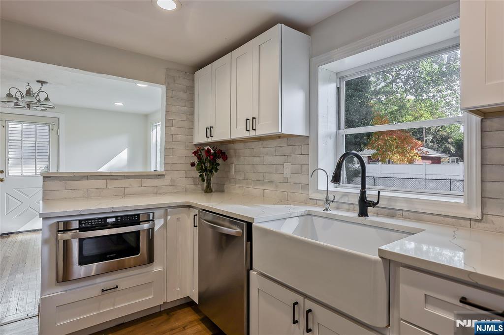 Waldwick, New Jersey, 07463, United States, 3 Bedrooms Bedrooms, ,3 BathroomsBathrooms,Residential,For Sale,1992926