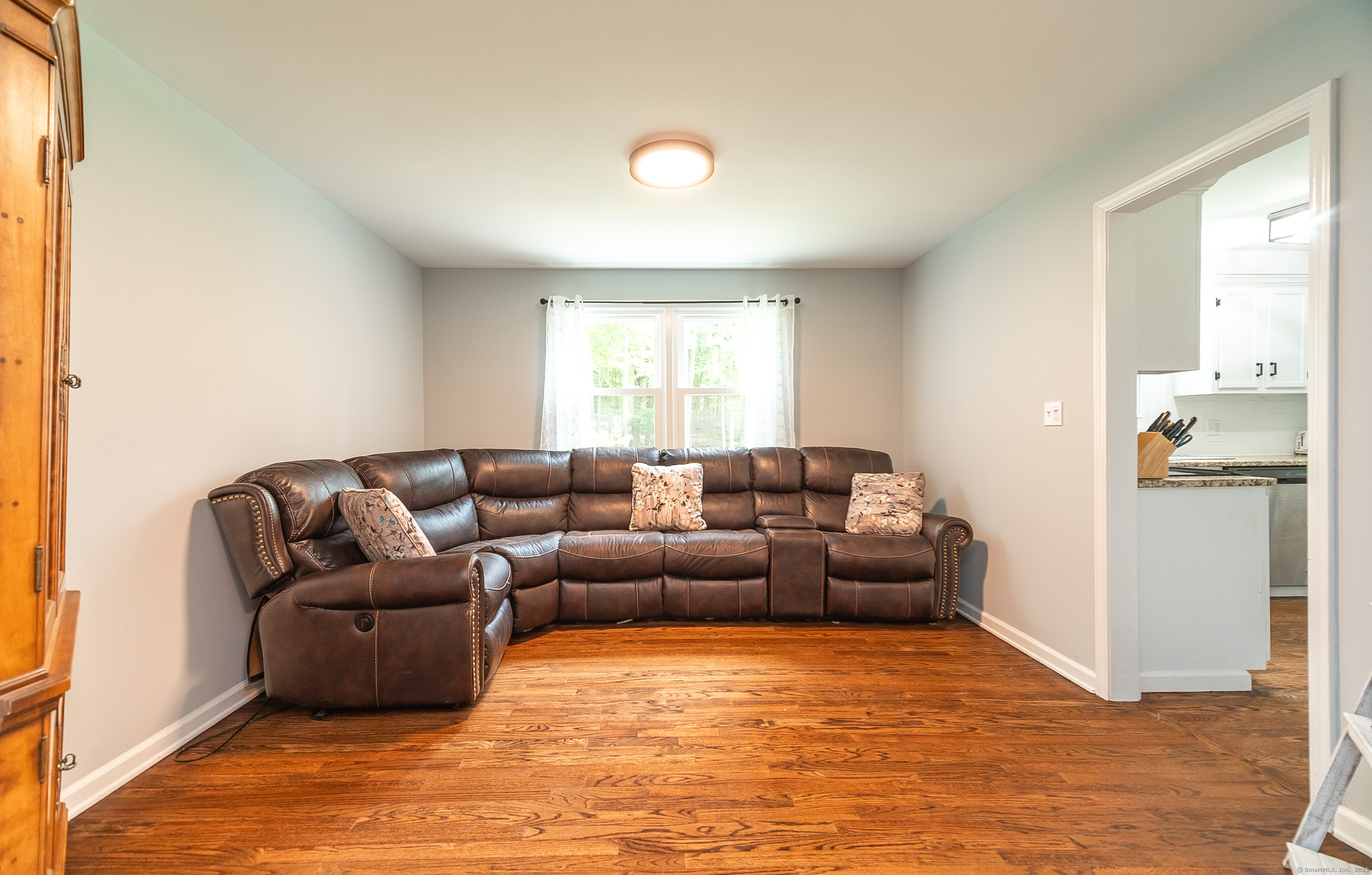 Clinton, Connecticut, 06413, United States, 3 Bedrooms Bedrooms, ,3 BathroomsBathrooms,Residential,For Sale,1939957