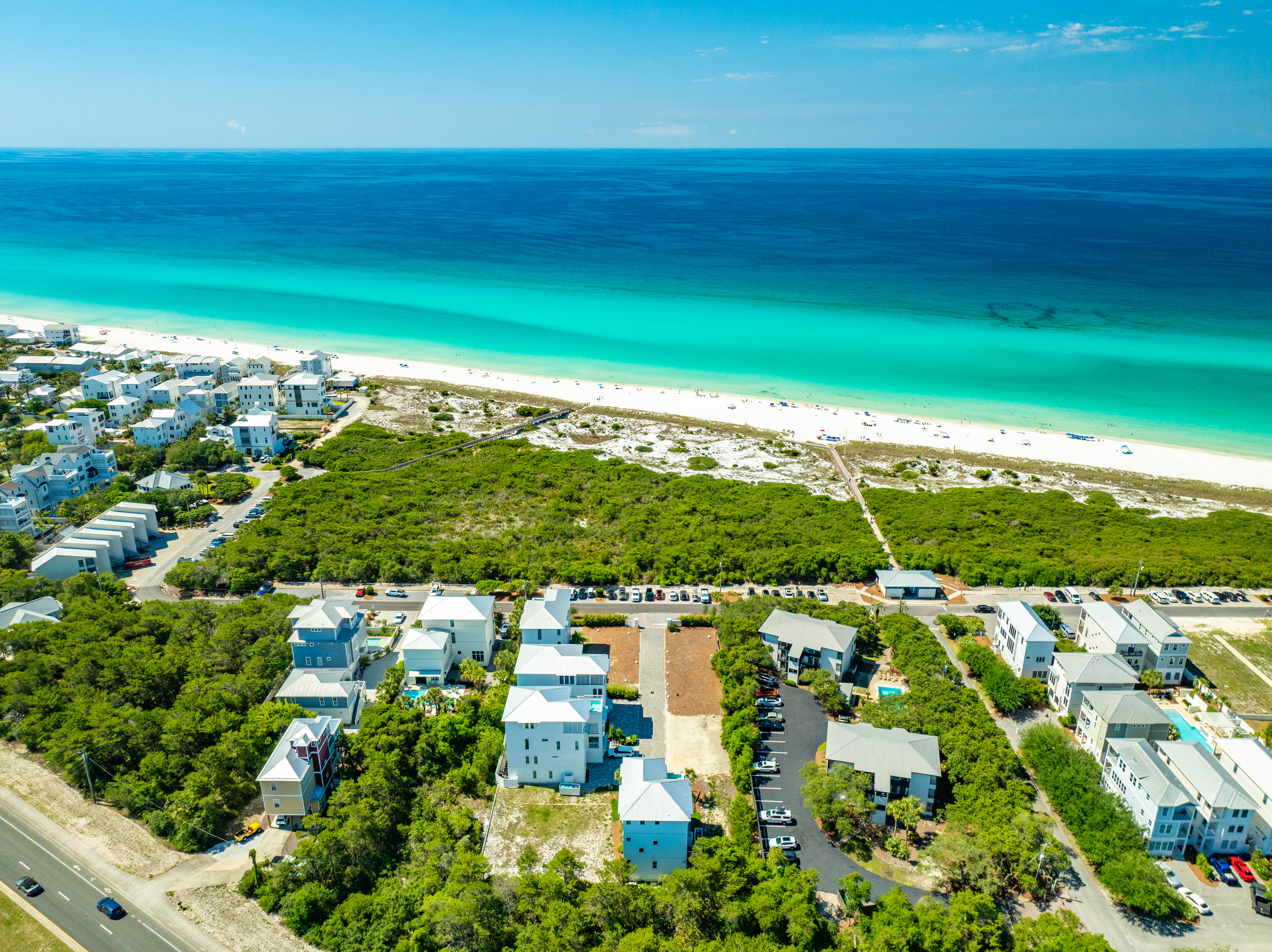  Modern Coastal Elegance with Rooftop Pool & Sweeping Gulf Views - 物件實景