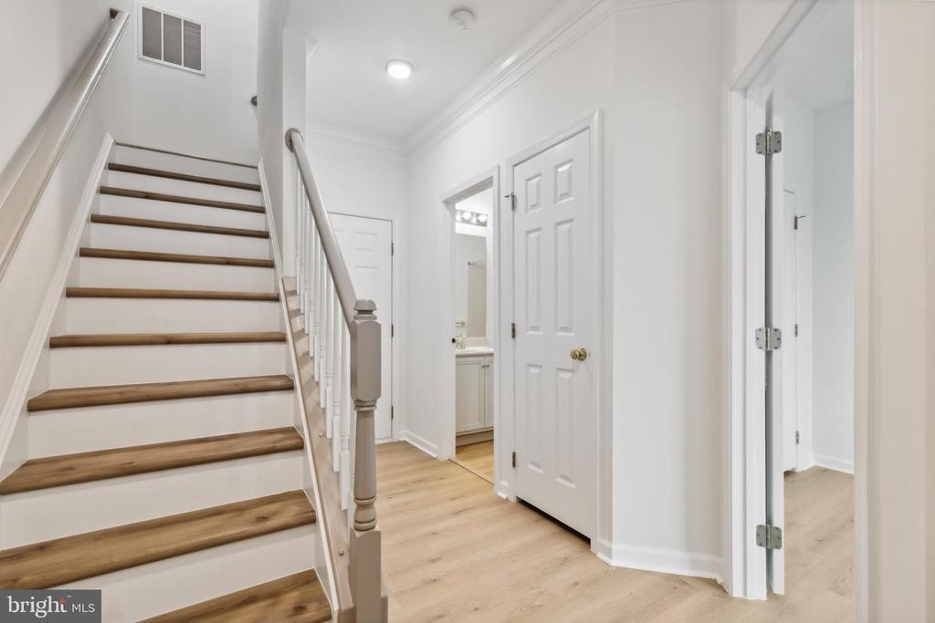 Chantilly, Virginia, 20152, United States, 3 Bedrooms Bedrooms, ,4 BathroomsBathrooms,Residential,For Sale,1942901