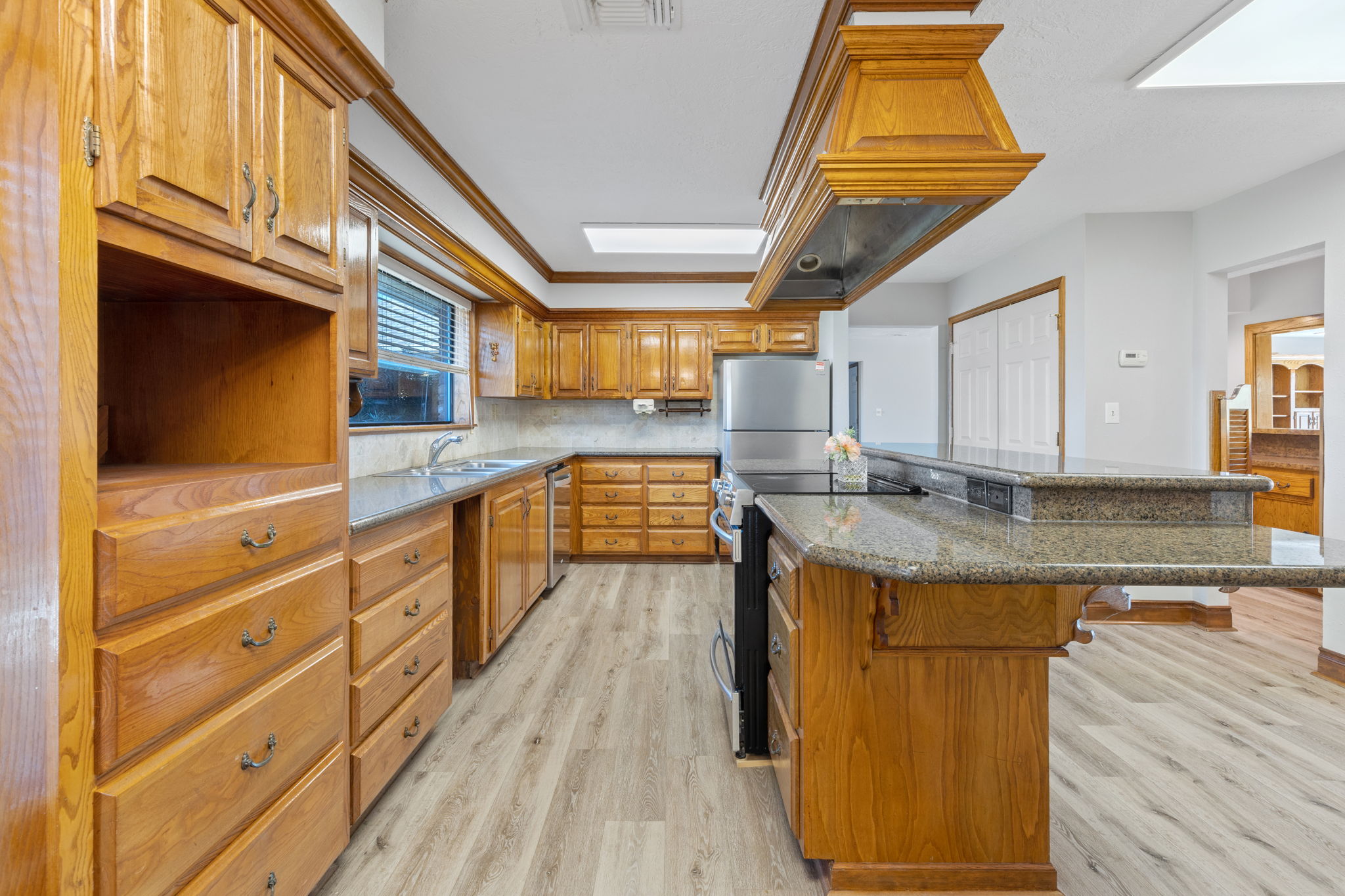 Lake Charles, Louisiana, 70601, United States, 4 Bedrooms Bedrooms, ,3 BathroomsBathrooms,Residential,For Sale,2005290