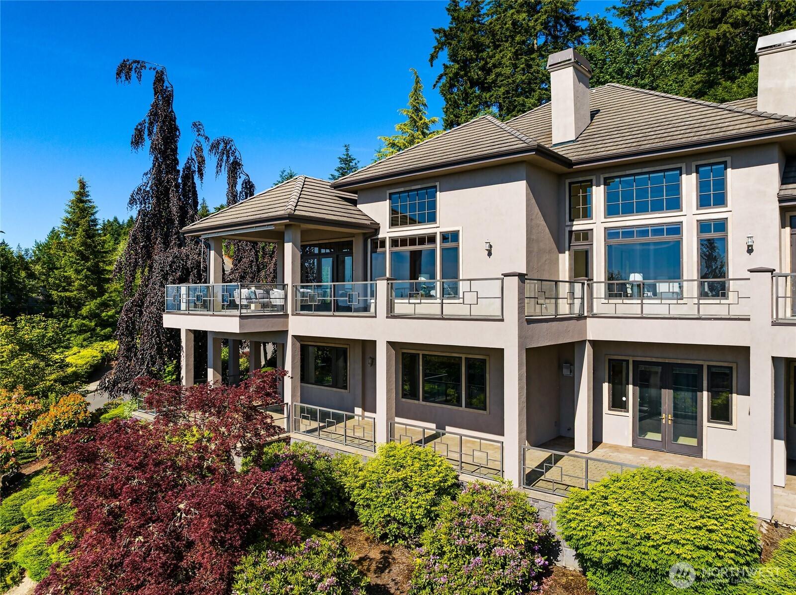 BELLEVUE, Washington, 98006, United States, 4 Bedrooms Bedrooms, ,6 BathroomsBathrooms,Residential,For Sale,1876137