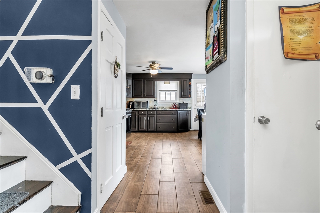 East Bridgewater, Massachusetts, 02333, United States, 3 Bedrooms Bedrooms, ,2 BathroomsBathrooms,Residential,For Sale,2009989