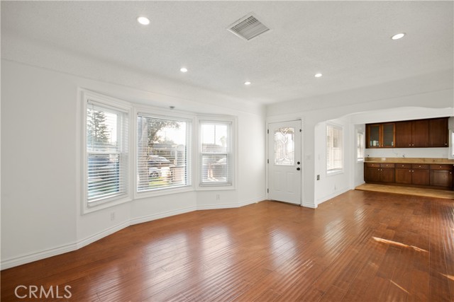 South Gate, California, 90280, United States, 3 Bedrooms Bedrooms, ,2 BathroomsBathrooms,Residential,For Sale,1974979