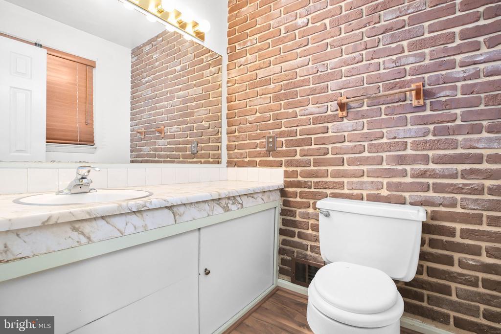 Springfield, Virginia, 22153, United States, 4 Bedrooms Bedrooms, ,4 BathroomsBathrooms,Residential,For Sale,1992836