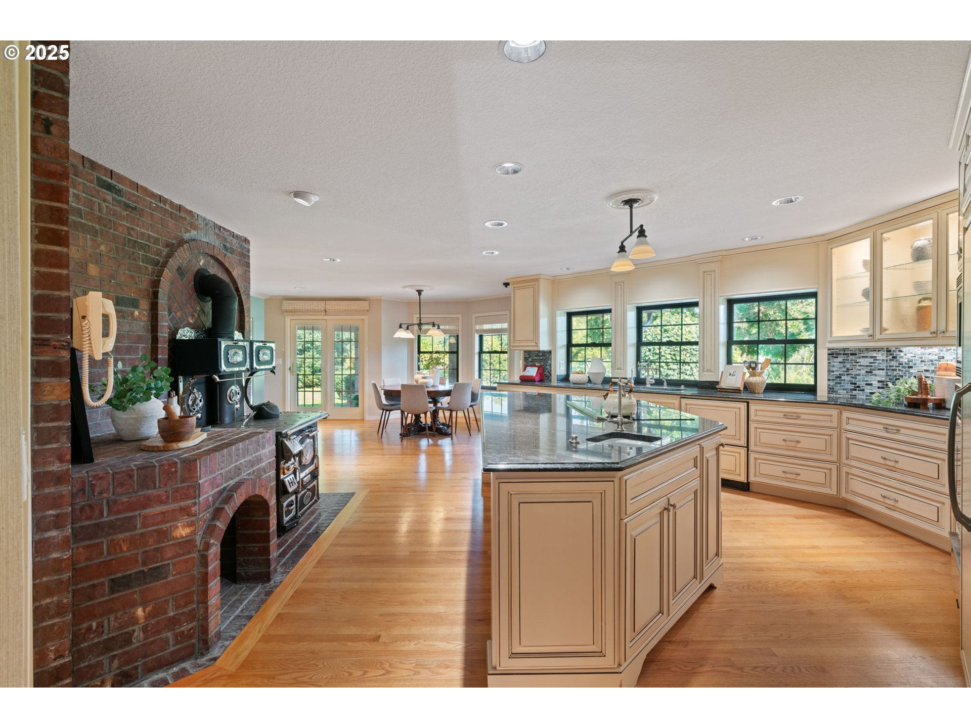 Vancouver, Washington, 98685, United States, 3 Bedrooms Bedrooms, ,4 BathroomsBathrooms,Residential,For Sale,2003472