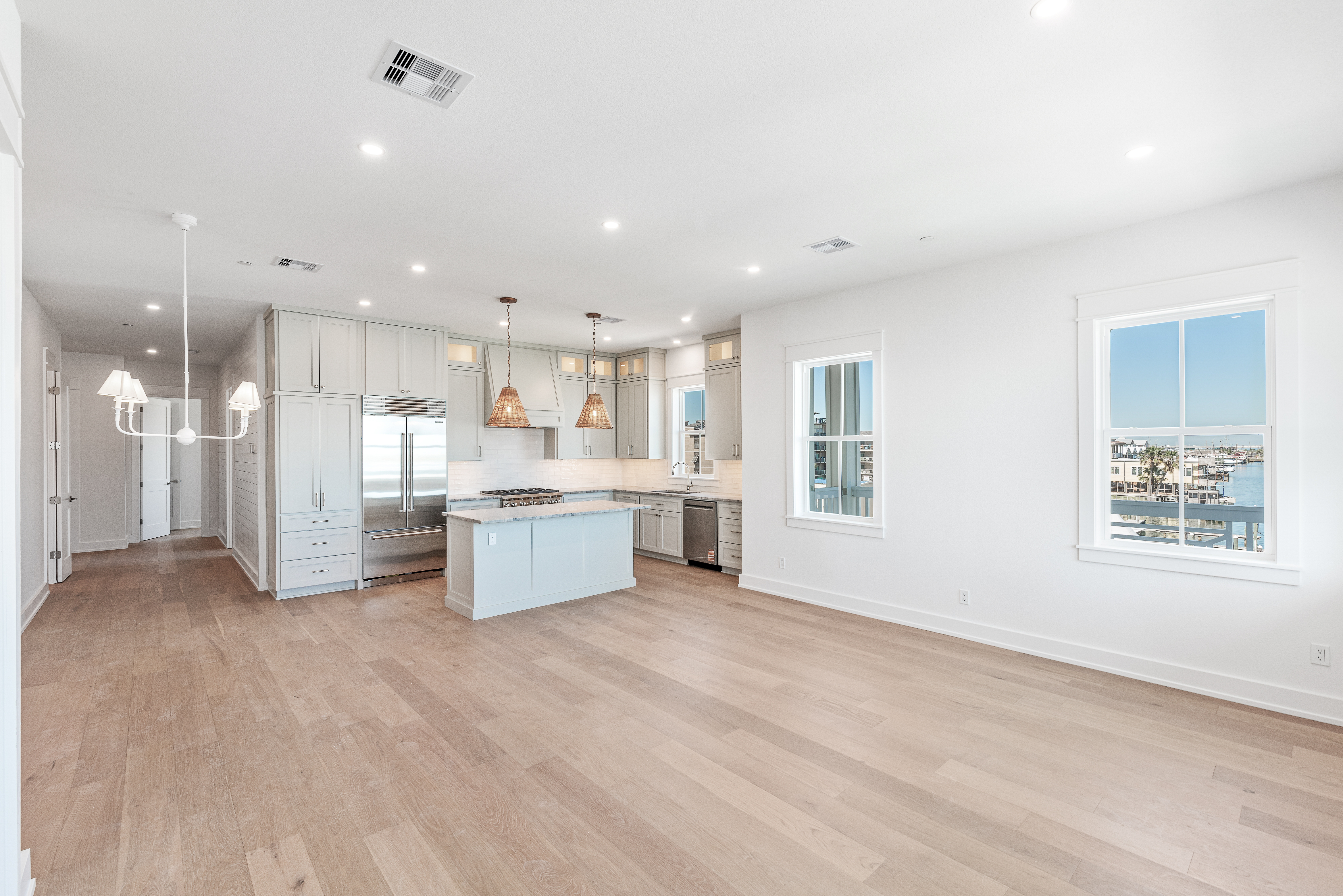  Coastal Luxury with Unmatched Water Views - 物件實景