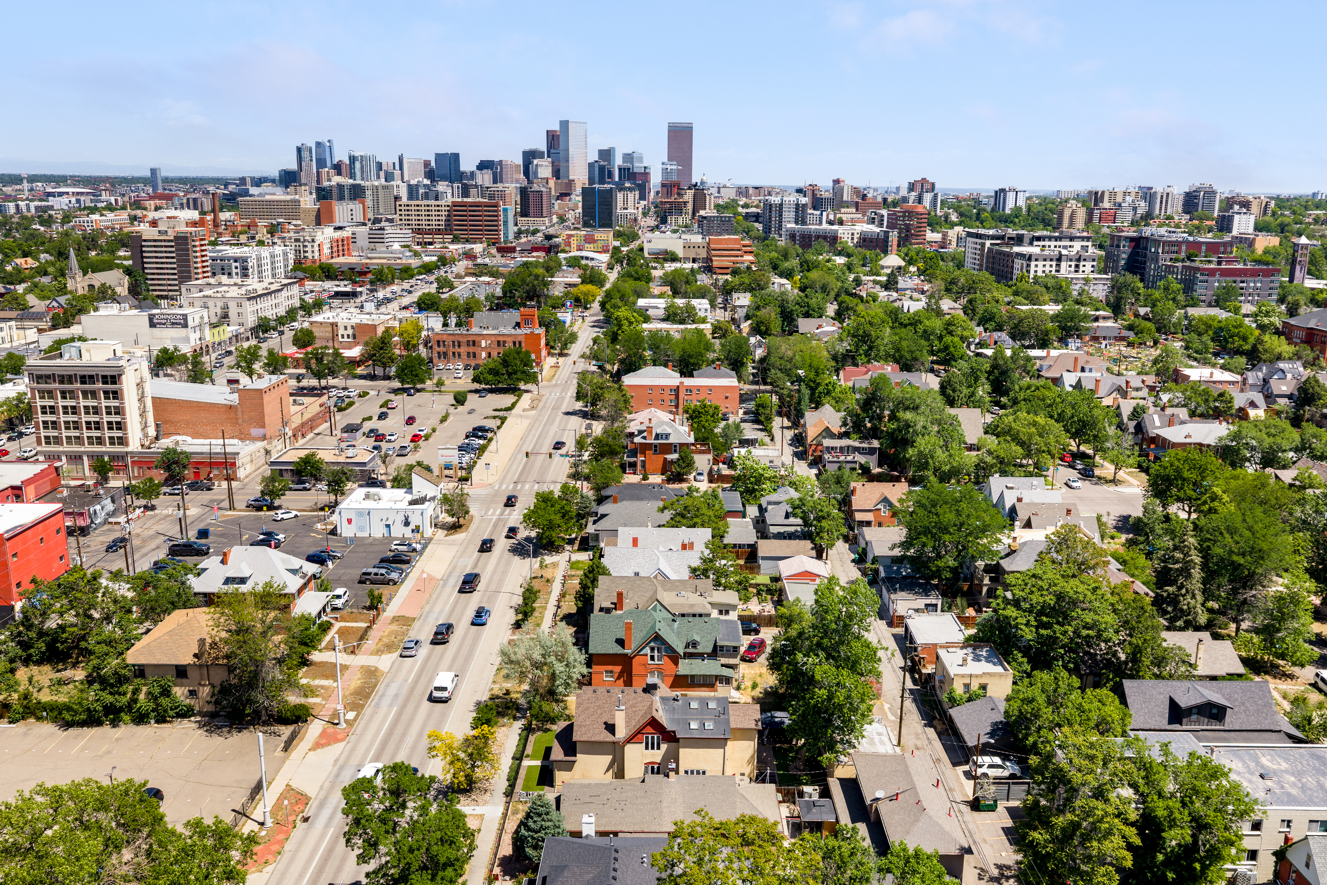 Outstanding Victorian-Style Home Just a Block From Broadway - 物件實景