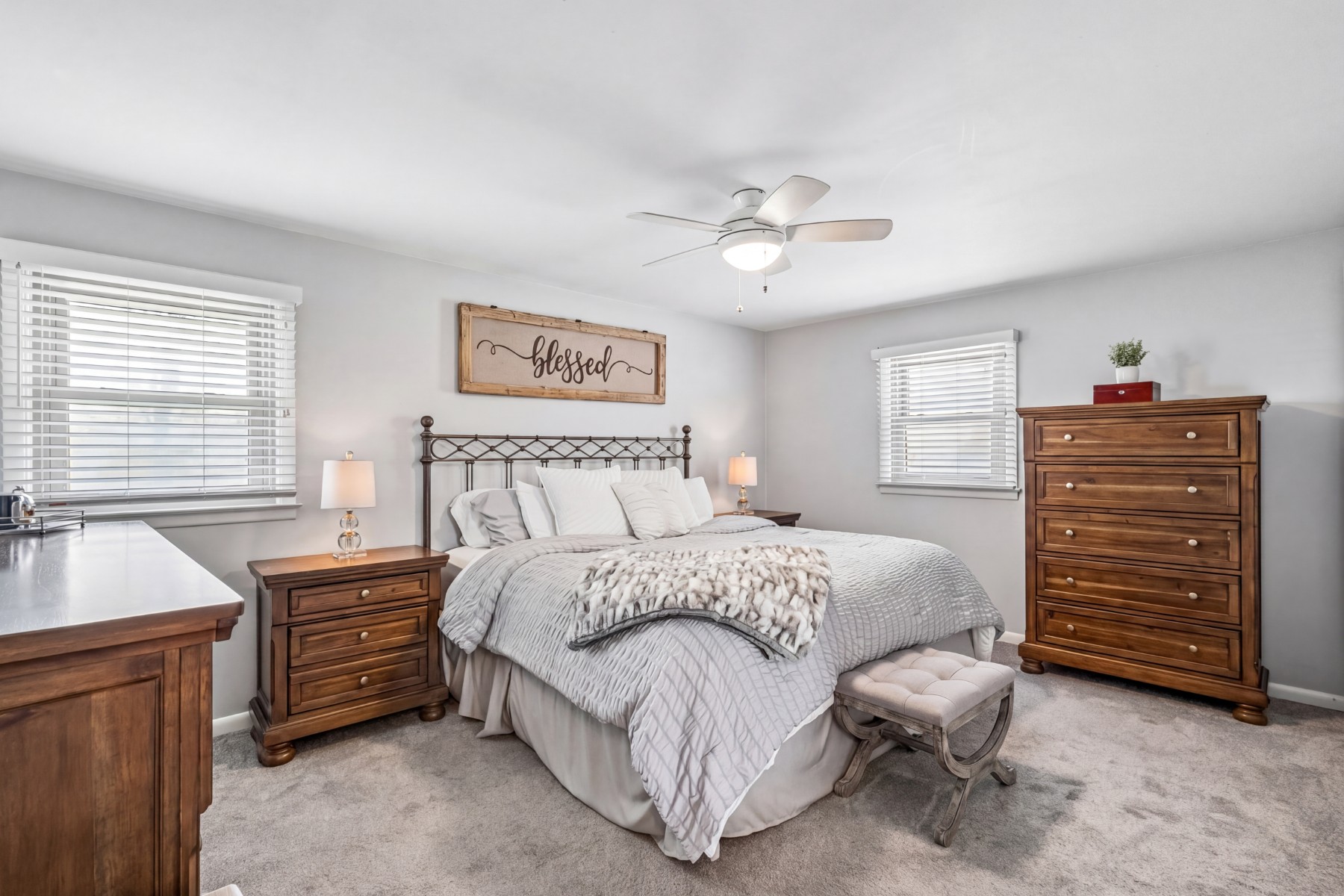  Immaculate and Updated Split Level Residence - 物件實景