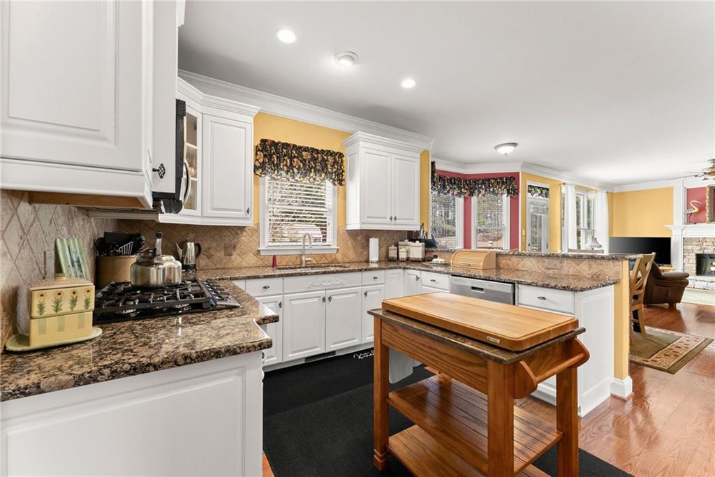 Dawsonville, Georgia, 30534, United States, 4 Bedrooms Bedrooms, ,4 BathroomsBathrooms,Residential,For Sale,2033515