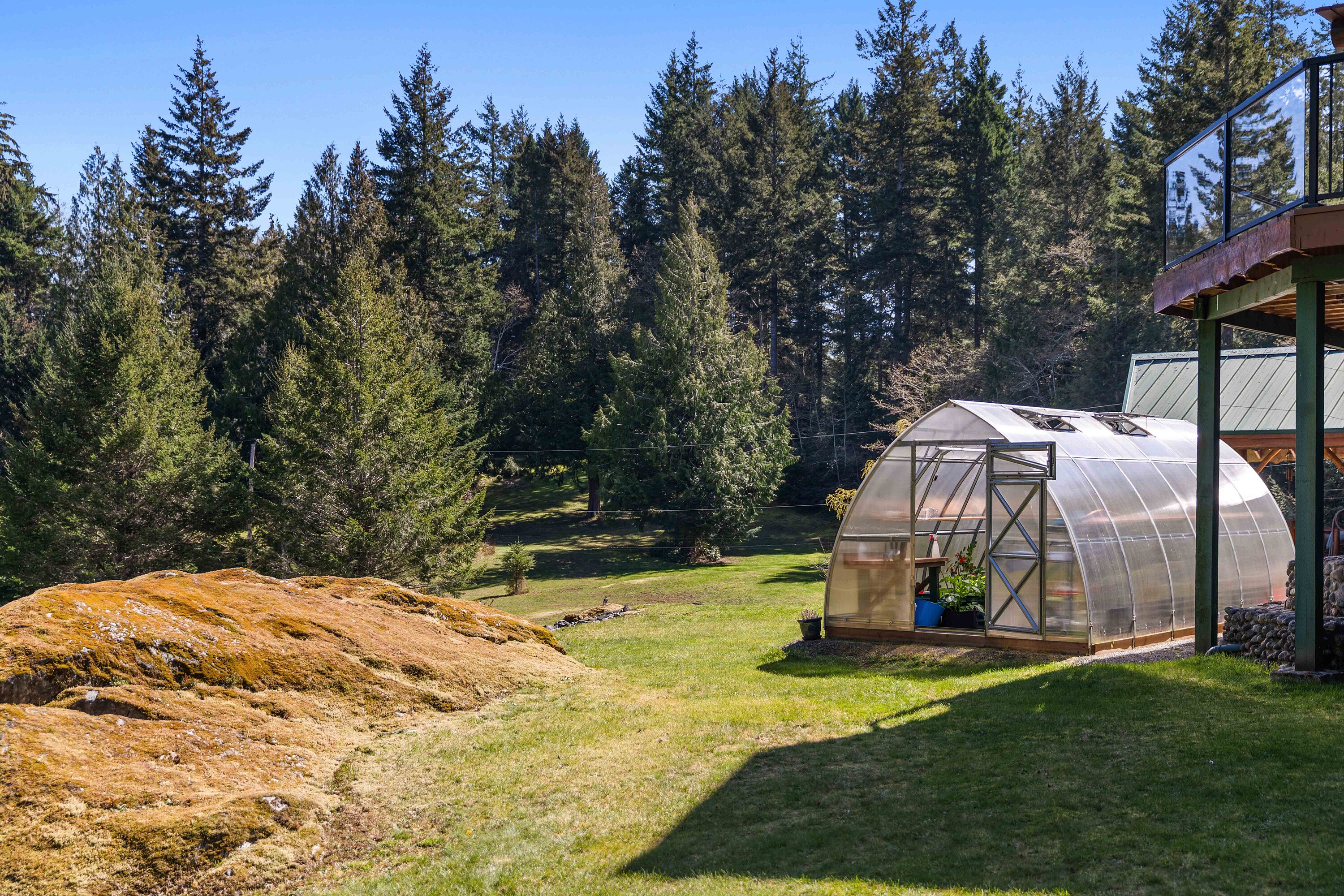  West Coast Cedar Log Home - 物件實景