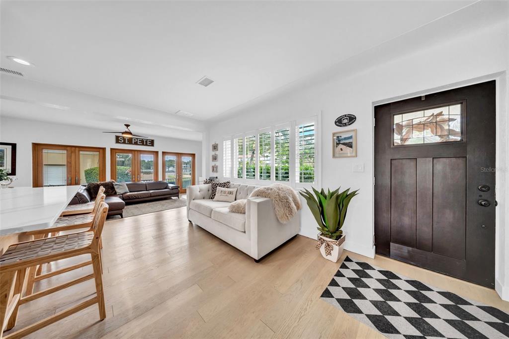 St Petersburg, Florida, 33704, United States, 2 Bedrooms Bedrooms, ,2 BathroomsBathrooms,Residential,For Sale,1897453