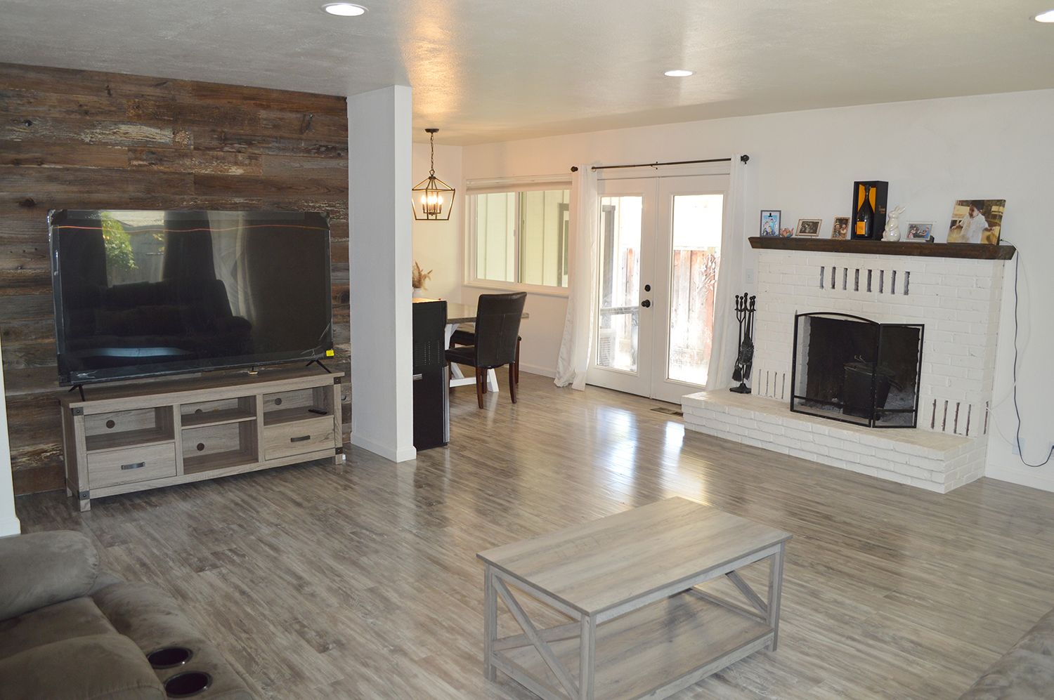 Ukiah, California, 95482, United States, 3 Bedrooms Bedrooms, ,2 BathroomsBathrooms,Residential,For Sale,1939917