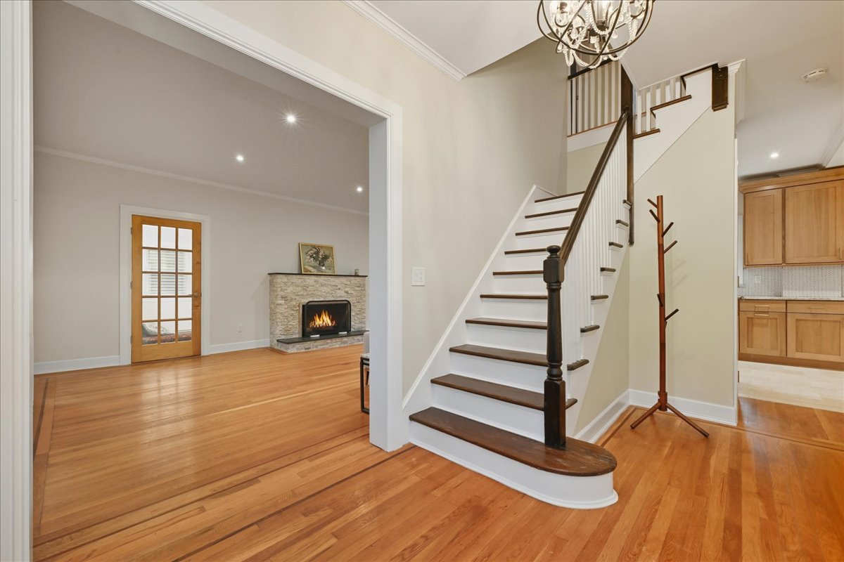 Floral Park, New York, 11001, United States, 4 Bedrooms Bedrooms, ,4 BathroomsBathrooms,Residential,For Sale,1977221