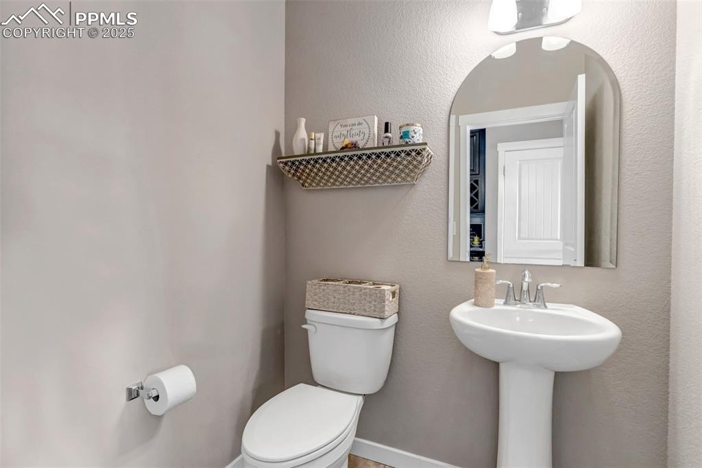 Colorado Springs, Colorado, 80925, United States, 5 Bedrooms Bedrooms, ,4 BathroomsBathrooms,Residential,For Sale,1890411